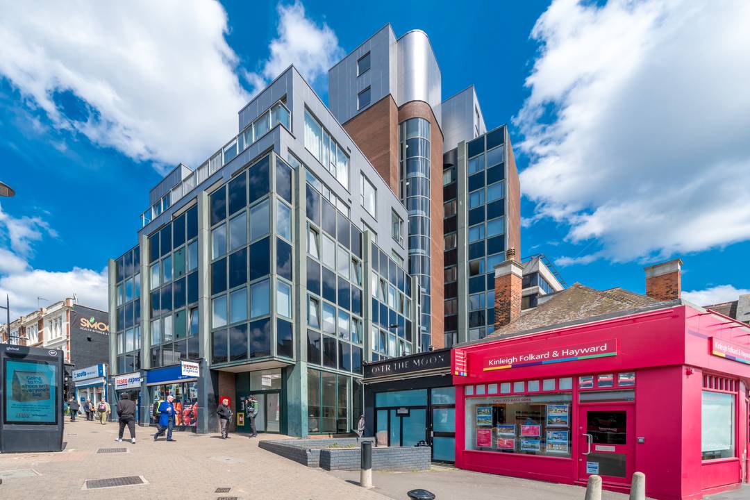 Stunning Modern Apartment for Sale in Prime Bromley Location