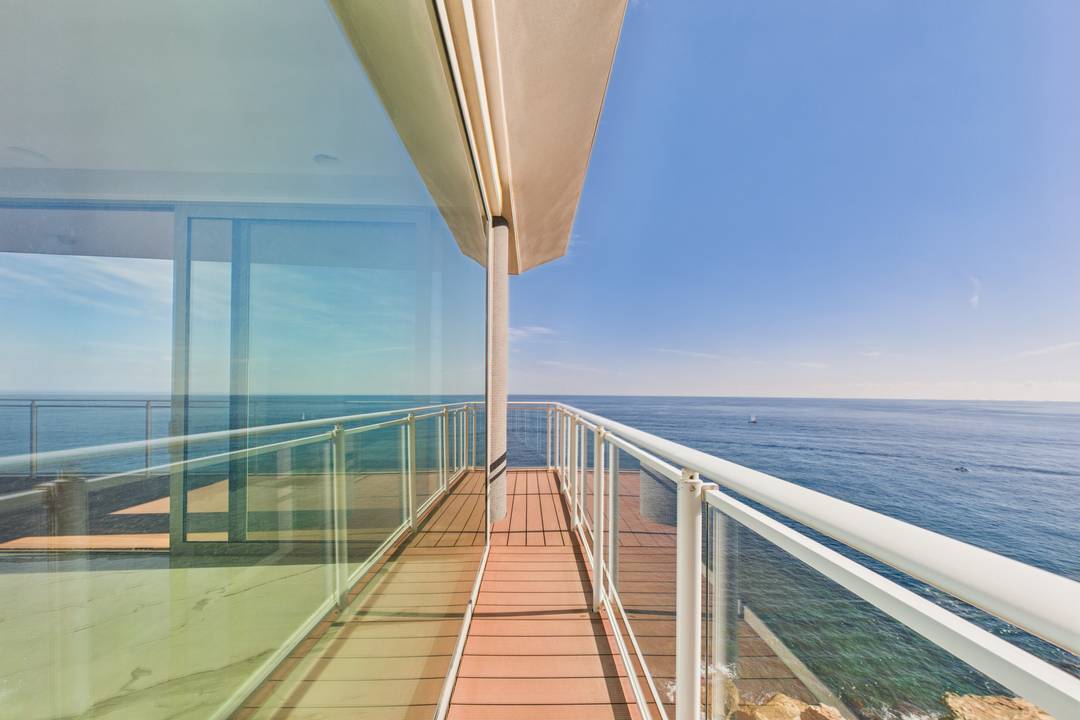 Frontline Luxury Living at Tigné Point - A Rare Seafront Masterpiece in Malta