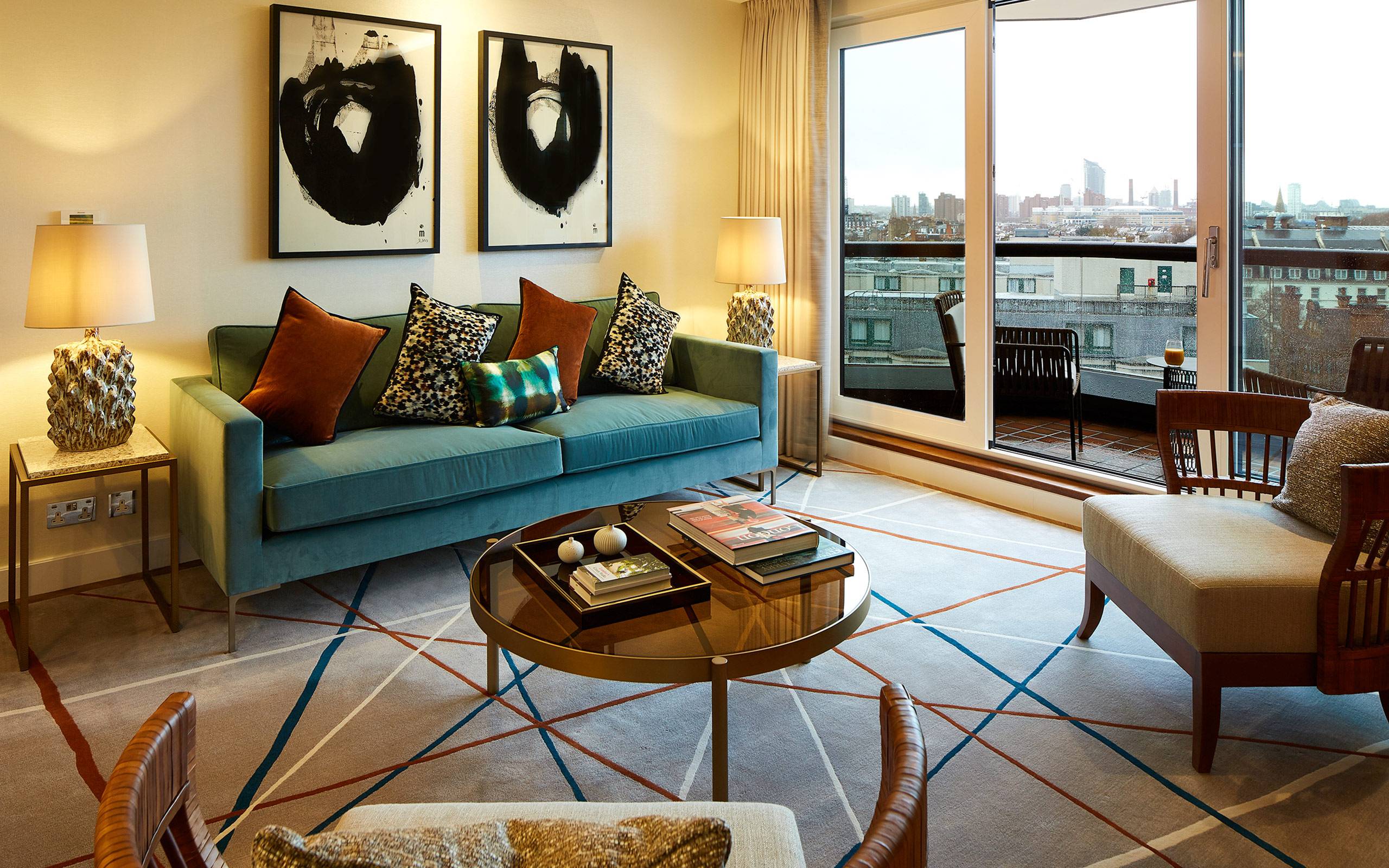 Two-Bedroom Serviced Apartment with Luxury Amenities in prestigious Kensington