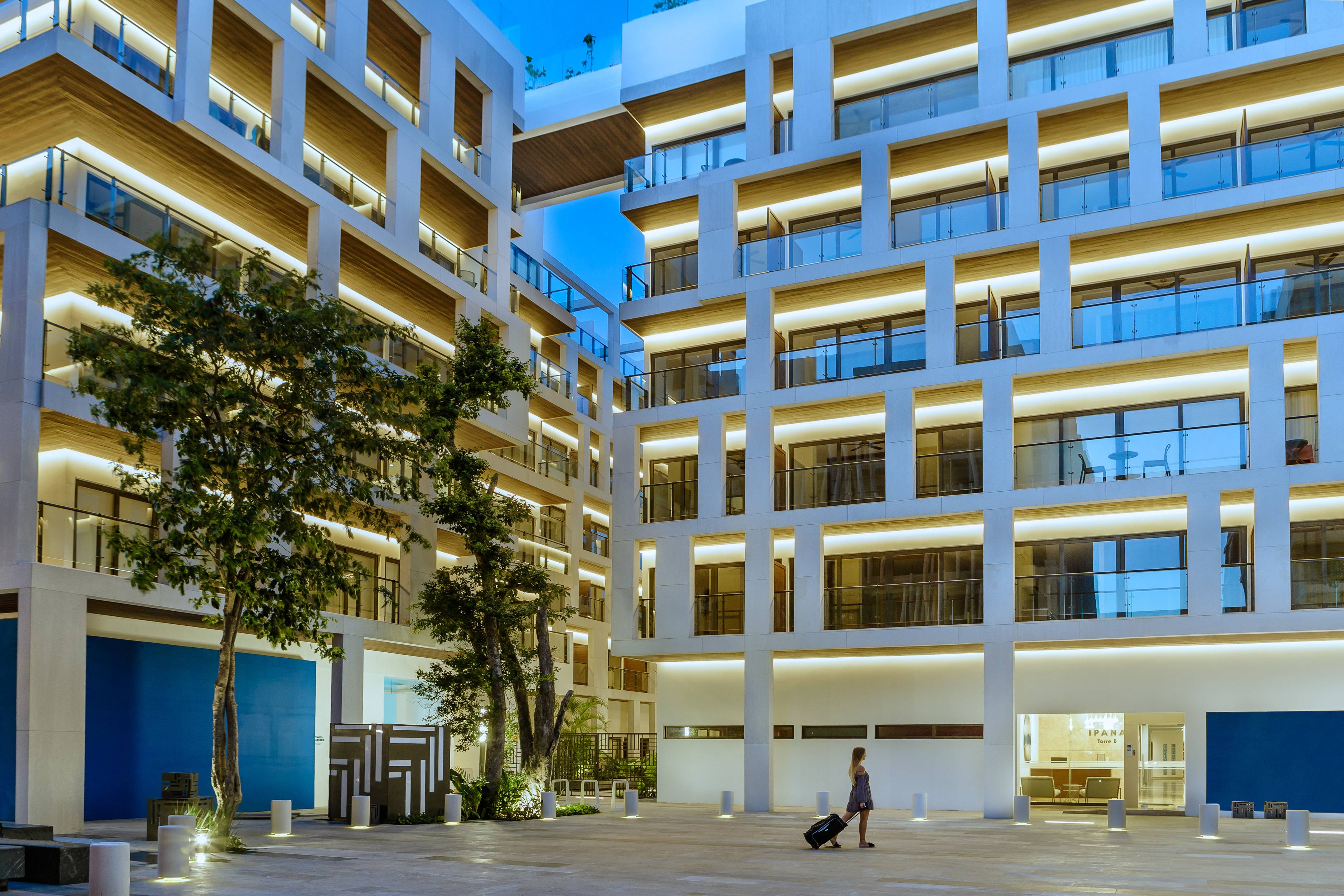 TULUM STYLE EXCLUSIVE: 2-BEDROOM, 2-BATHROOM + 2-BALCONIES, CORNER-UNIT, ON 38TH & 10TH WITH THE BEST LIFESTYLE AMENITIES IN PLAYA DEL CARMEN! - IPANA UNIT B-305
