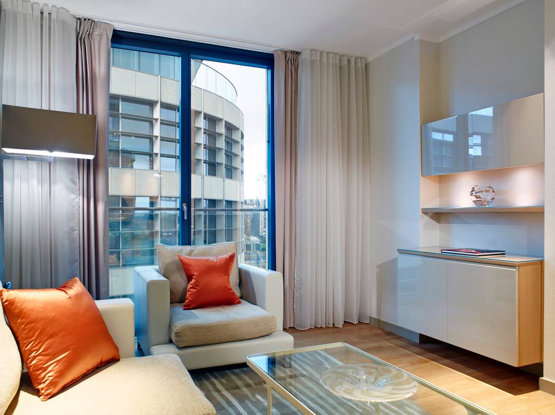 Superior One-Bedroom Serviced Apartment with City Views and Premium Amenities in Tower Bridge