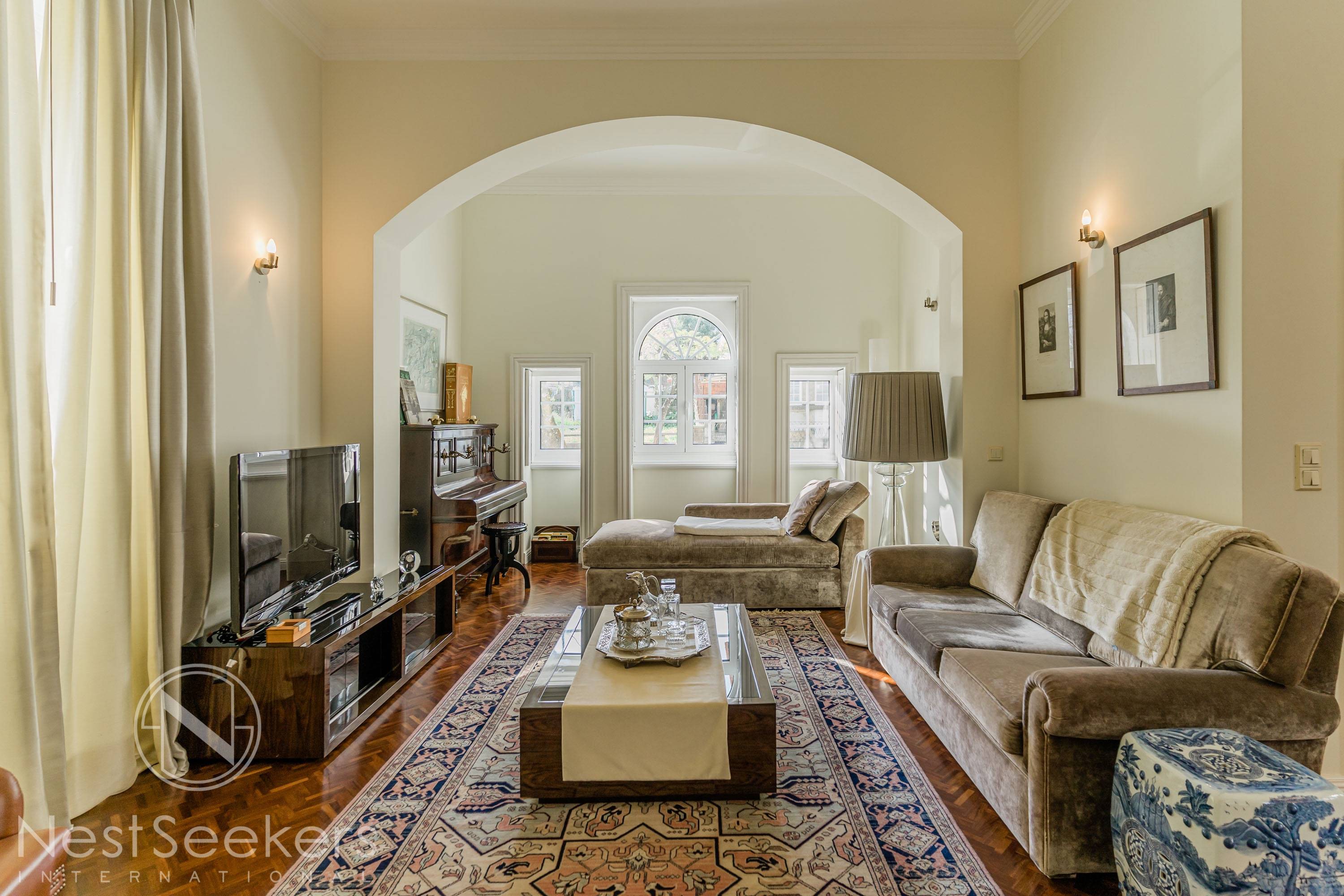 Luxurious Villa with Guest/Pool House in Aveiro, Portugal