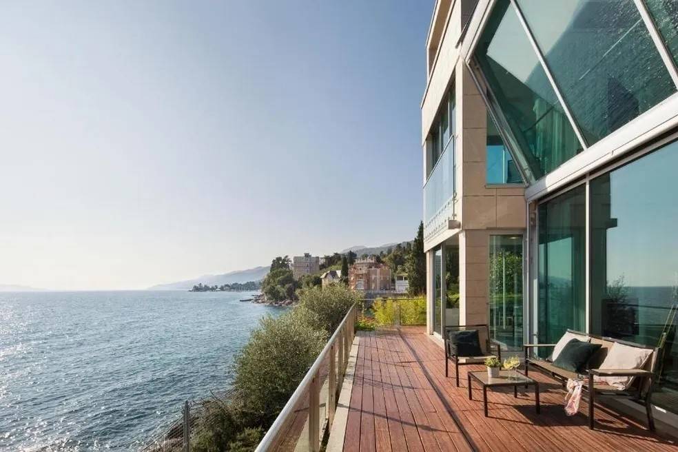 Villa Arentz – Exclusive Seafront Luxury Residence in Opatija