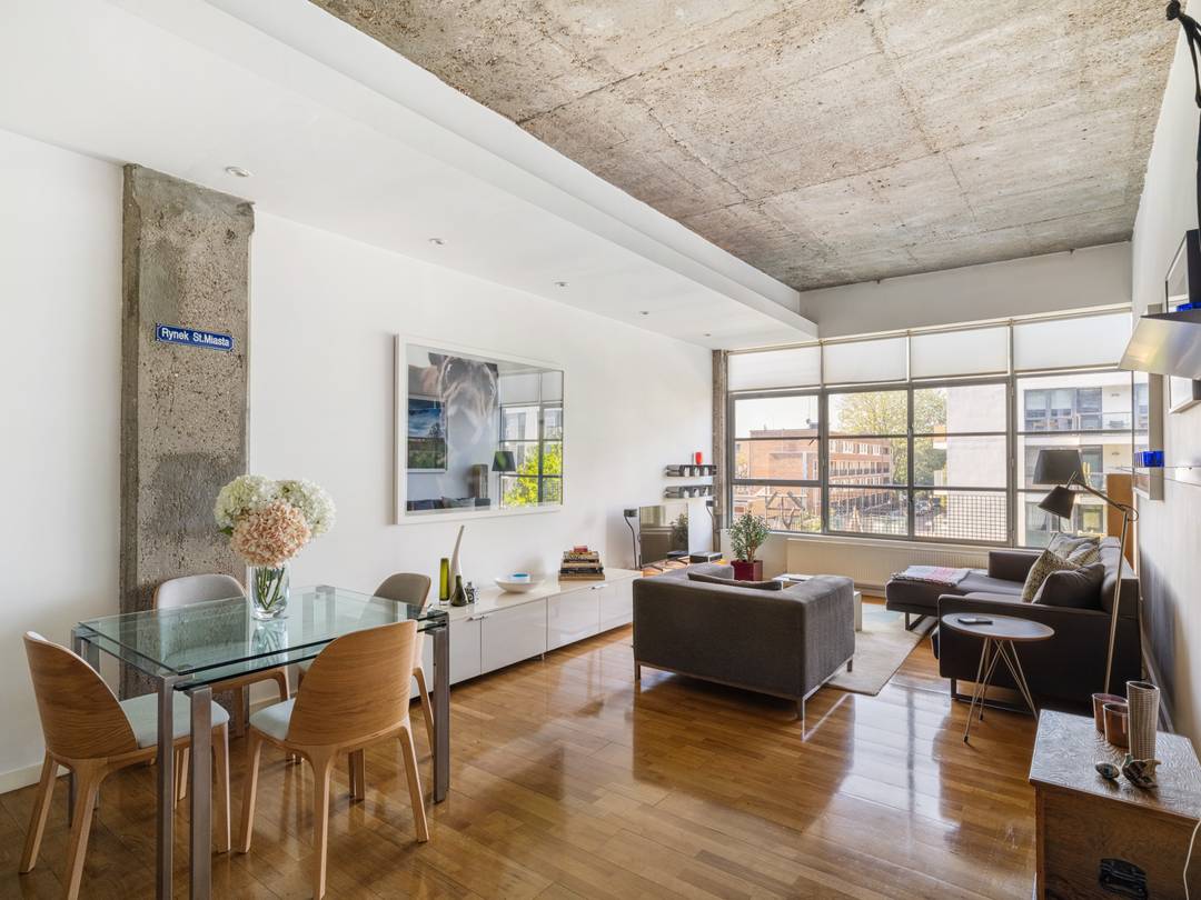 CANAL FACING STUNNING WAREHOUSE LOFT FLAT | 2 Double Beds | 2 Bath | Large Kitchen | Laundry Room | Porter | Parking | Gated | 3.2M CEILINGS | ICONIC CANAL BUILDING