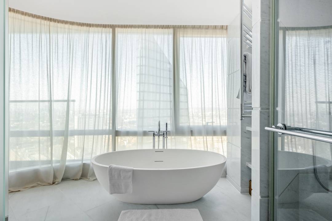 A BREATHTAKING 3 Bed Sub-Penthouse covering HALF the 28th floor | 3 Terraces | Panoramic Views | 4 Bath | Walk-in-wardrobe | Allocated Parking | Gym | Swimming Pool | Jacuzzi | SPA | 24h Concierge | Cinema Room | Bar & Lounge