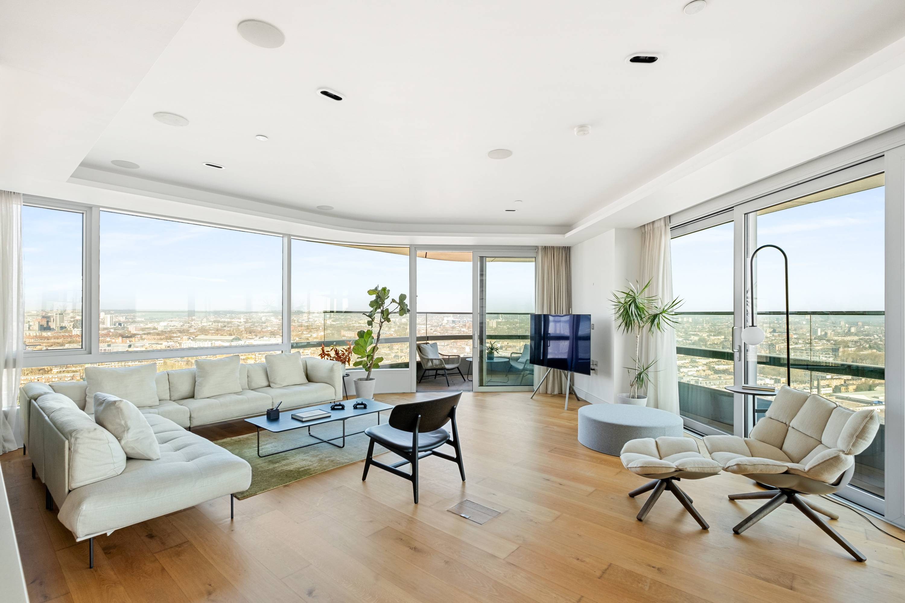 A BREATHTAKING 3 Bed Sub-Penthouse covering HALF the 28th floor | 3 Terraces | Panoramic Views | 4 Bath | Walk-in-wardrobe | Allocated Parking | Gym | Swimming Pool | Jacuzzi | SPA | 24h Concierge | Cinema Room | Bar & Lounge