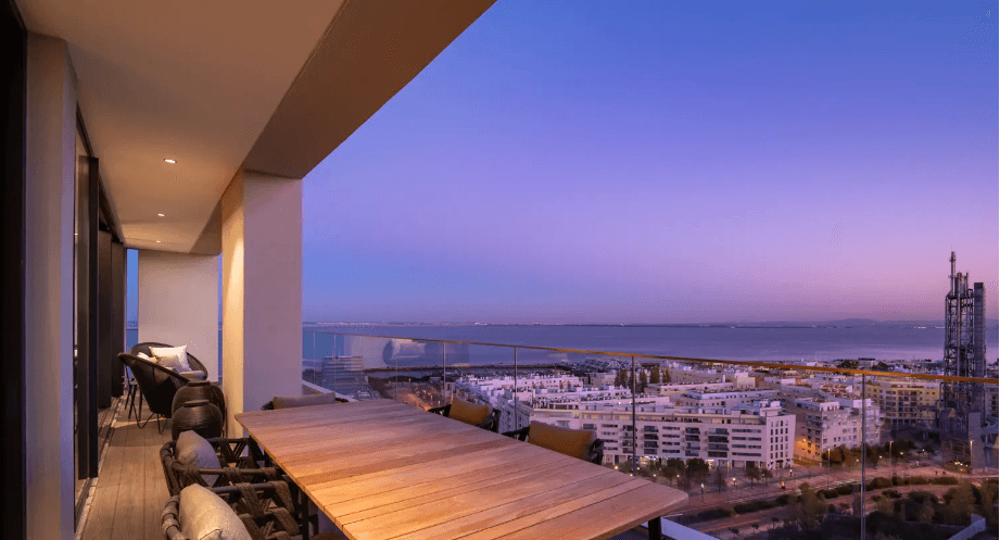 Riverfront | 3 Suites | Terrace | Concierge Services | Prime Location