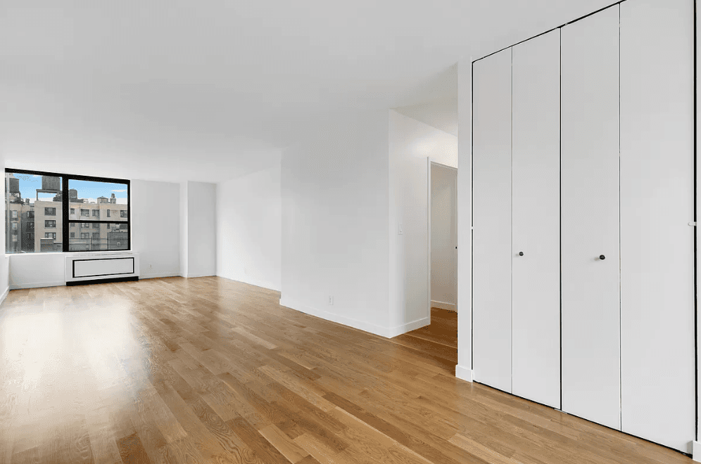 Expansive UWS Apartment