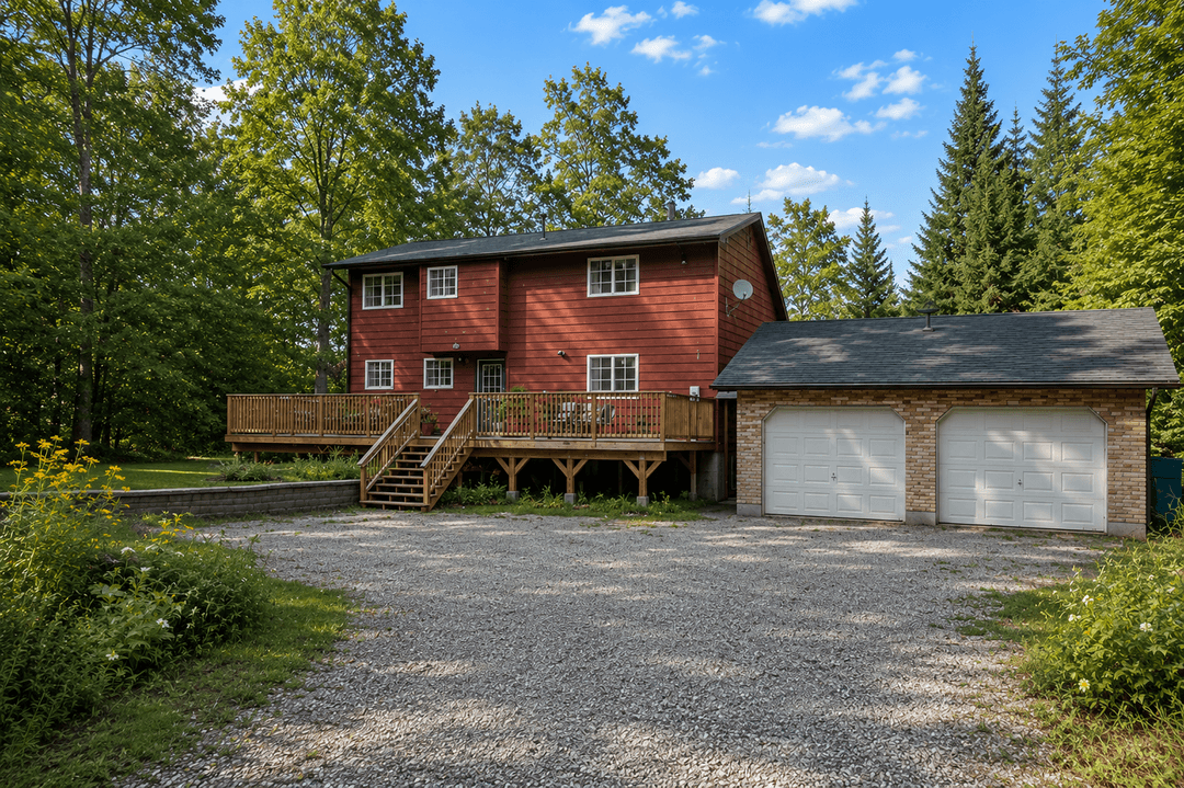 Private Retreat on Beautiful Clement Lake