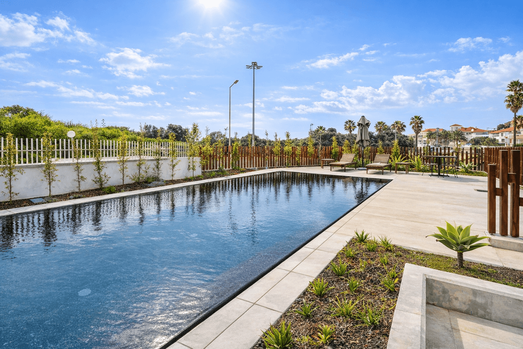 3+1 BEDROOM APARTMENT | PRIVATE GARDEN | 3 SUITES | WALKING DISTANCE TO THE BEACH | PREMIUM LOCATION IN ESTORIL