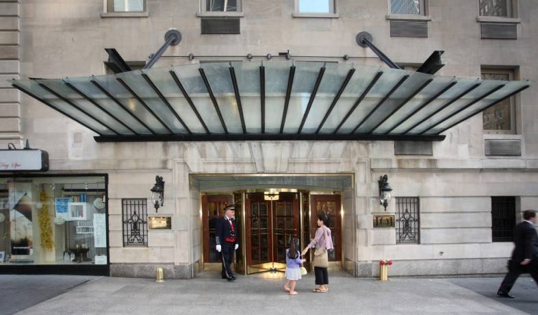 Stunning No Fee One Bedroom in Midtown!