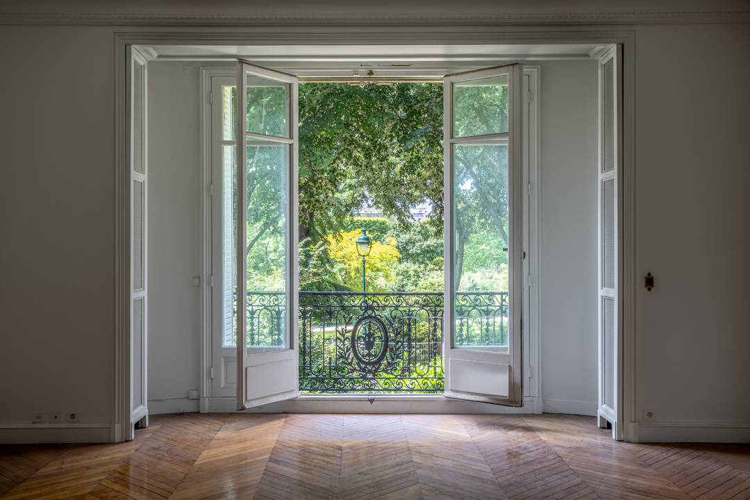 Exquisite Paris Apartment with Eiffel Tower Views