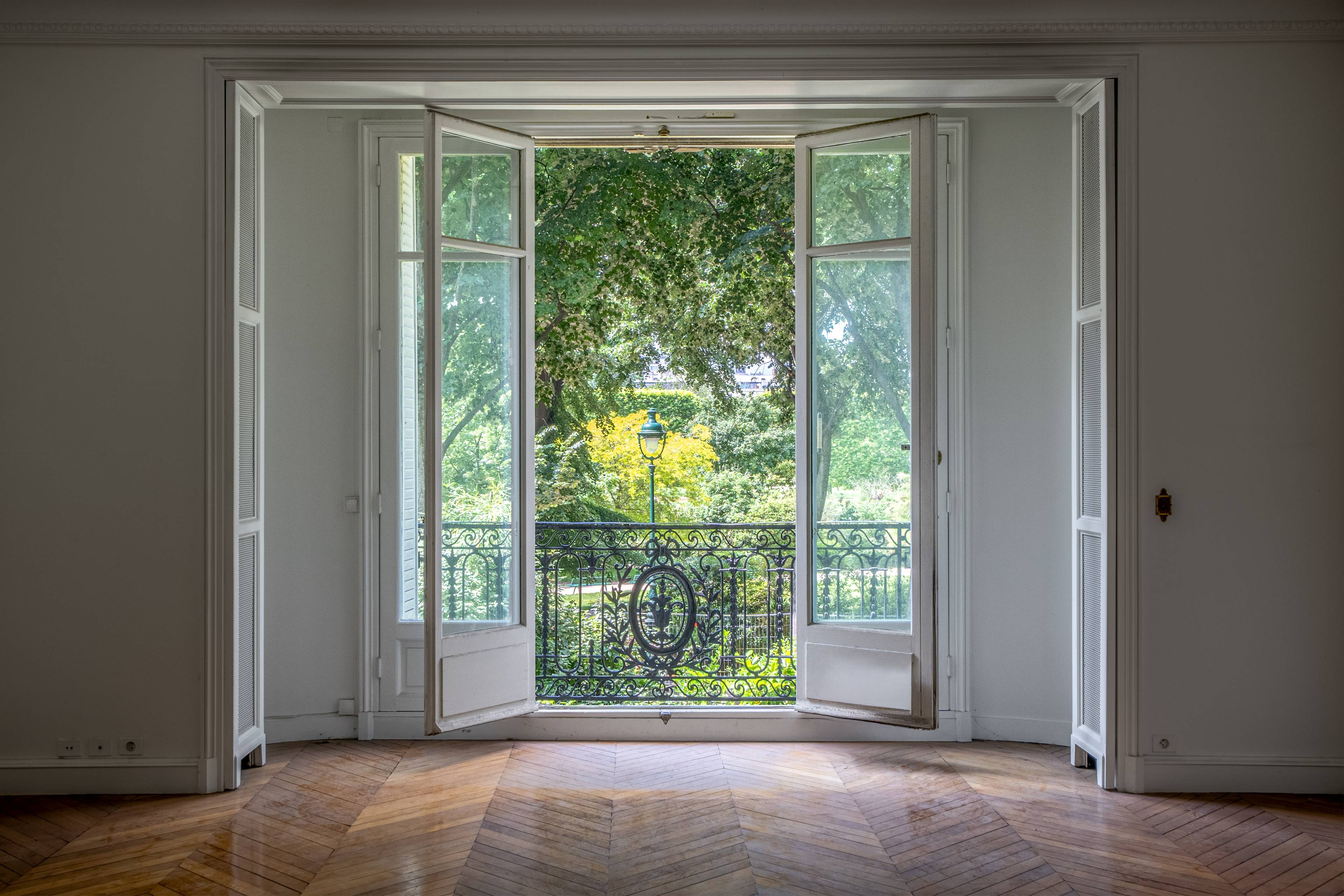 Exquisite Paris Apartment with Eiffel Tower Views