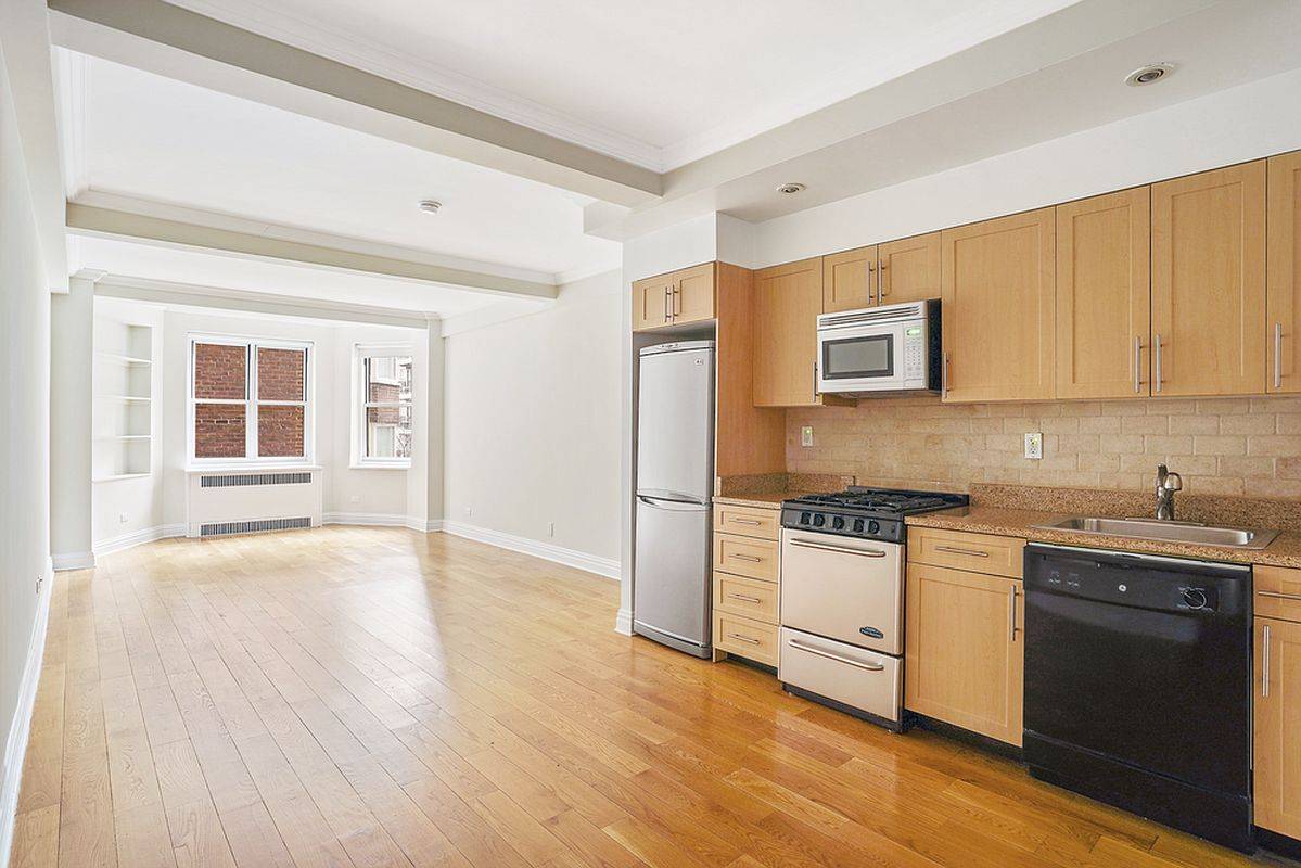 NO Fee Studio Apartment in Murray Hill