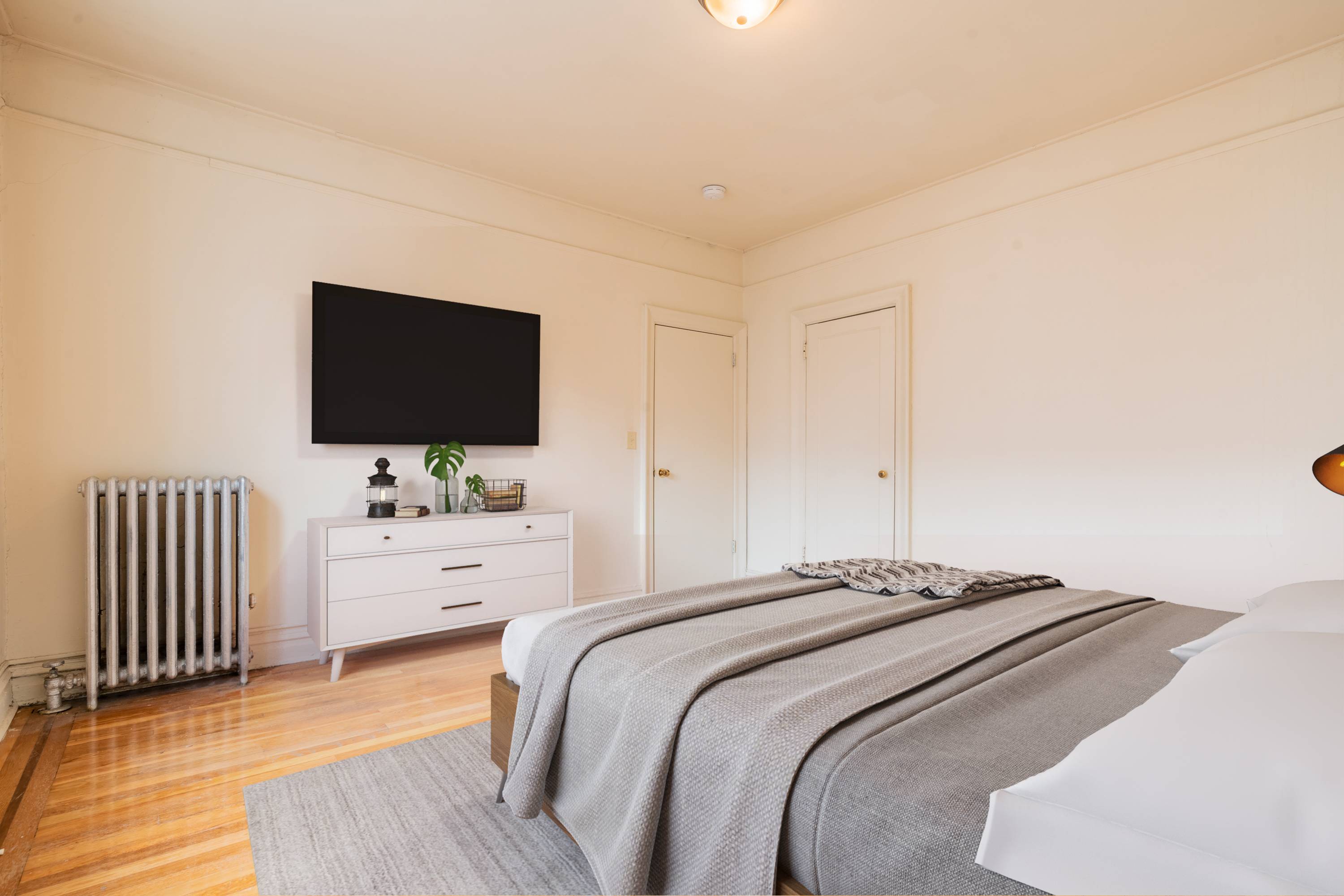 Spacious Open Apartment located in Cliffside Park, NJ!  Newly Renovated Kitchen! Laundry on Site! No Broker Fee!