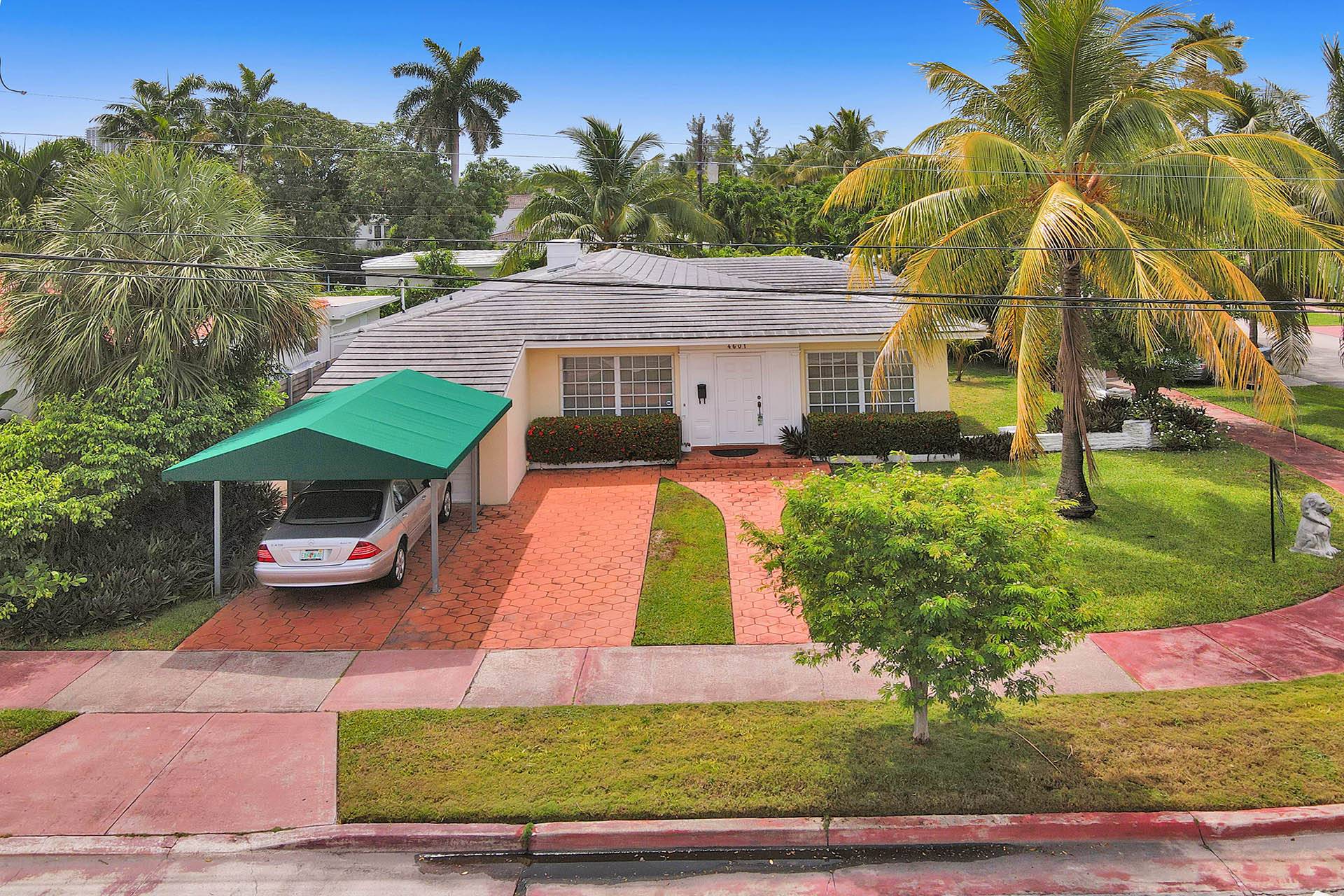 Single Family Home: Corner Lot in Miami Beach, walking distance to the Ocean