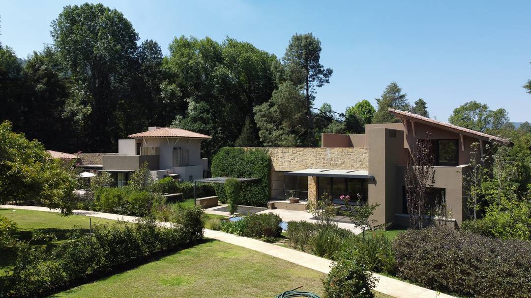 Country House in Peña Blanca, Valle de Bravo