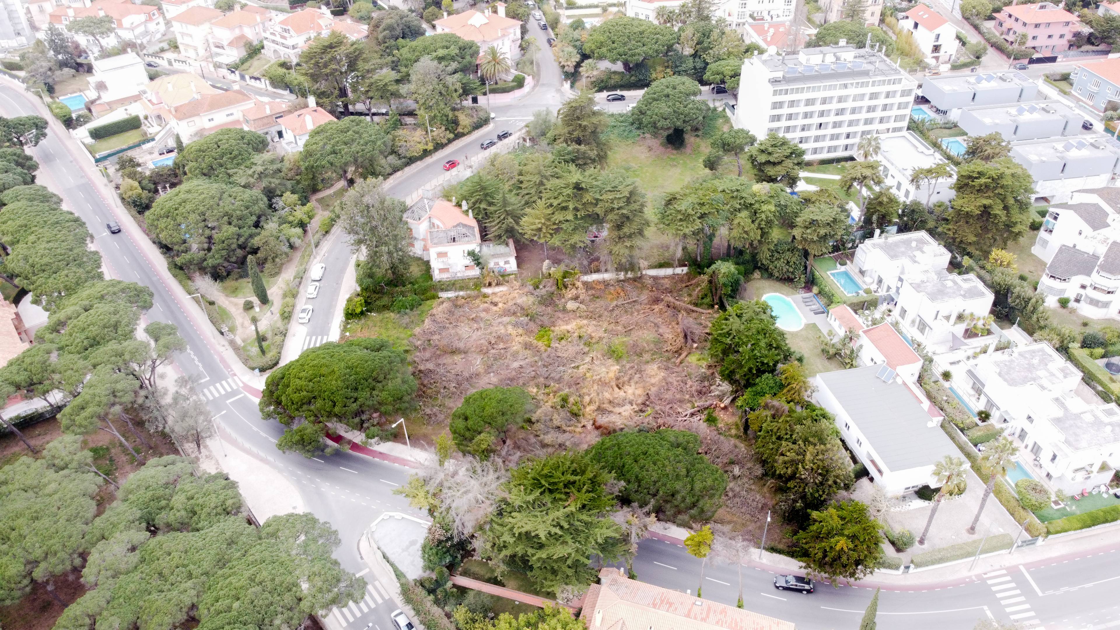 LAND TO DEVELOP IN PRIME ESTORIL AVENUE | UNIQUE OPPORTUNITY|