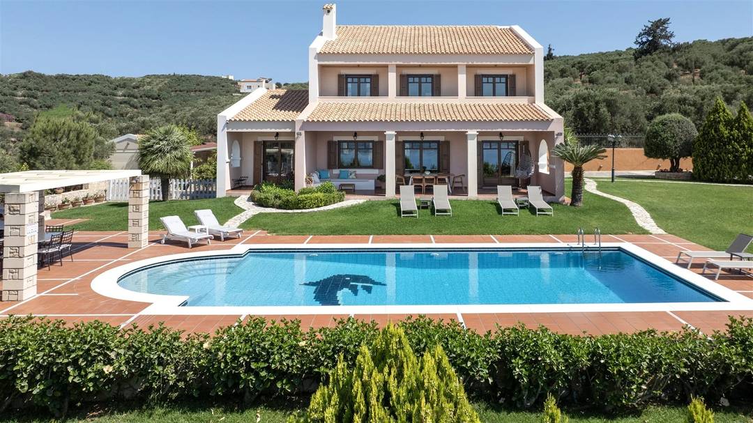 Luxury Villa in Sublime Location for Perfect Views