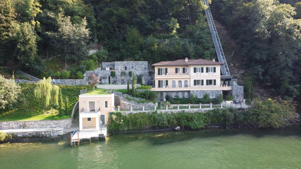 LAKE COMO PRESTIGIOUS FRONTLAKE VILLA | BLEVIO