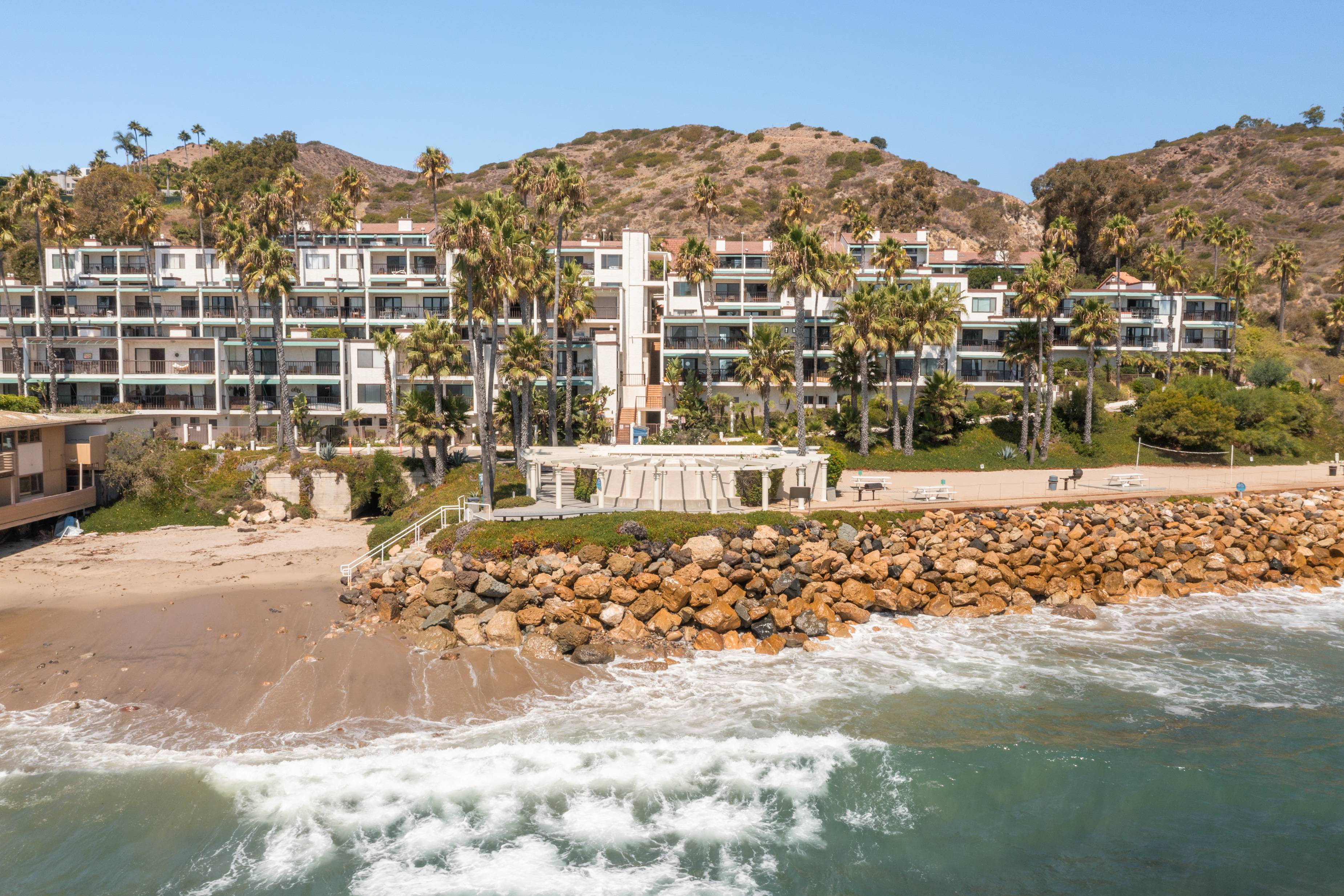 MALIBU OCEANFRONT LEASE | TURNKEY RESORT LIVING + 180° VIEWS – Fully Furnished