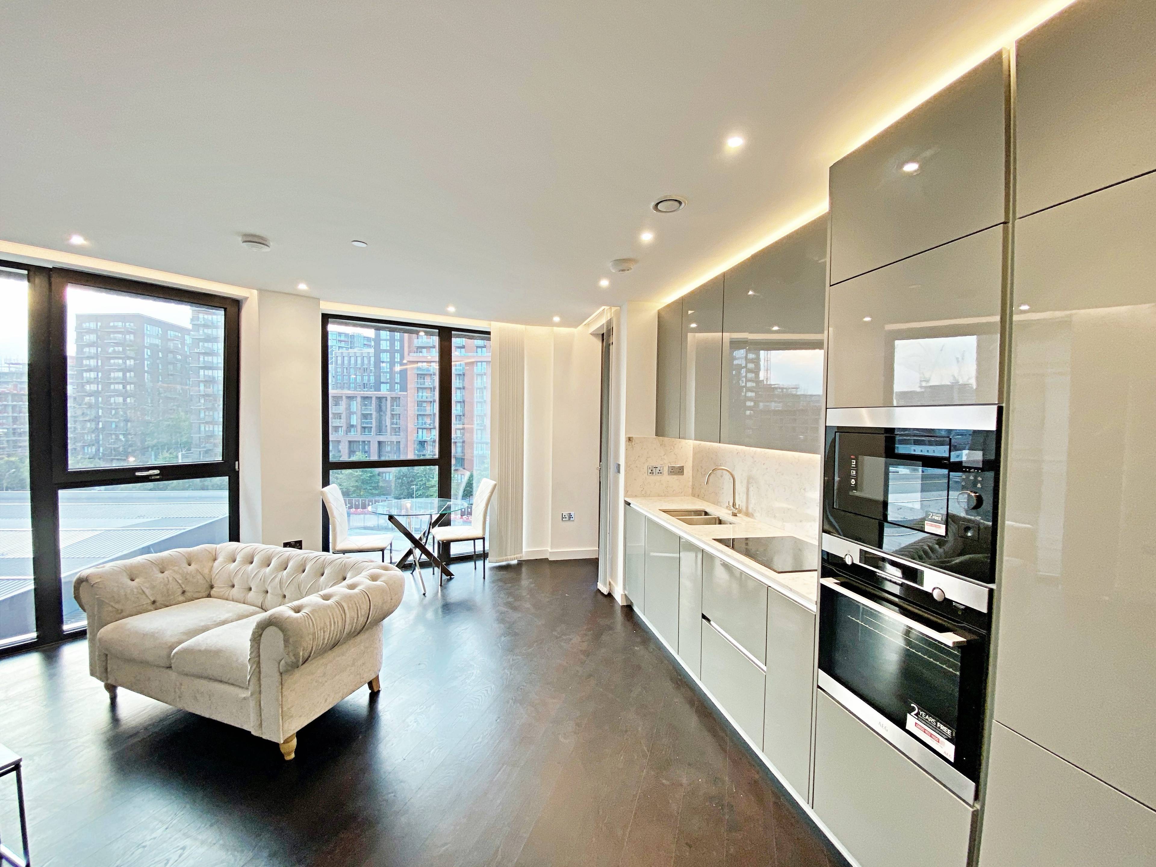Great opportunity if you are looking to invest in a spacious apartment at the heart of on of London's newest Community.
