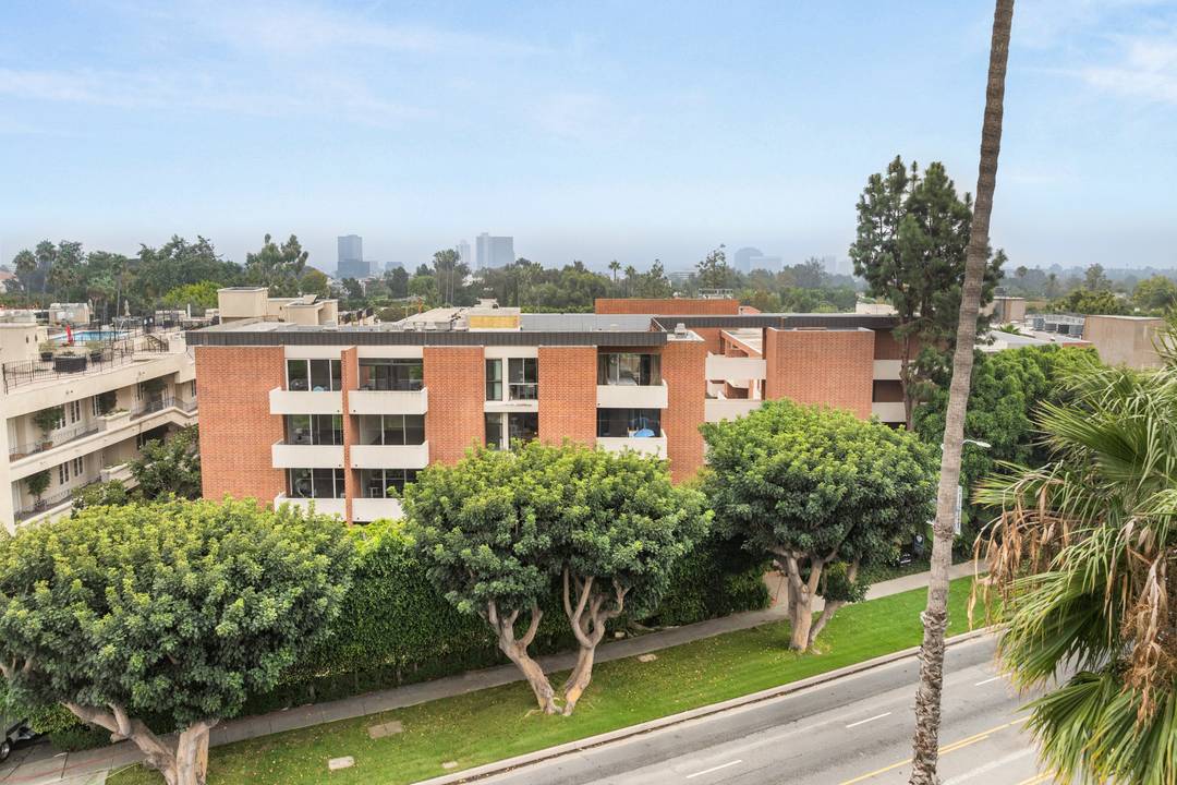 Remodeled one bedroom in Brentwood