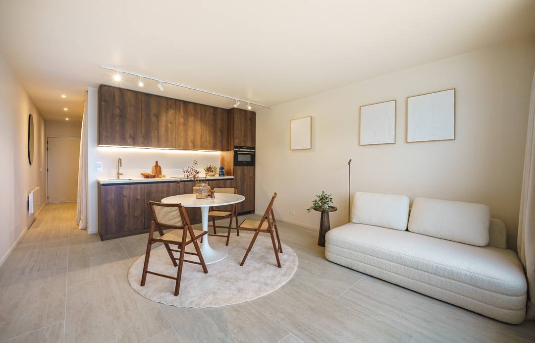 Sophisticated 2-Bedroom Apartment in a Luxury Redevelopment with Amenities, Luxembourg