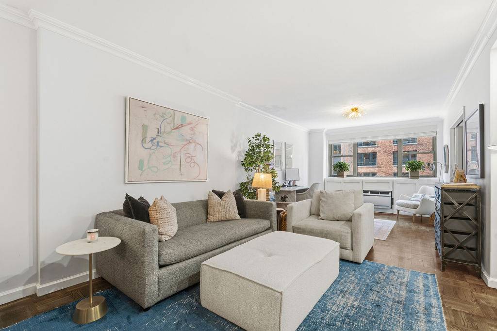 Oversized South Facing One Bed Apartment in the Heart of the Upper East Side