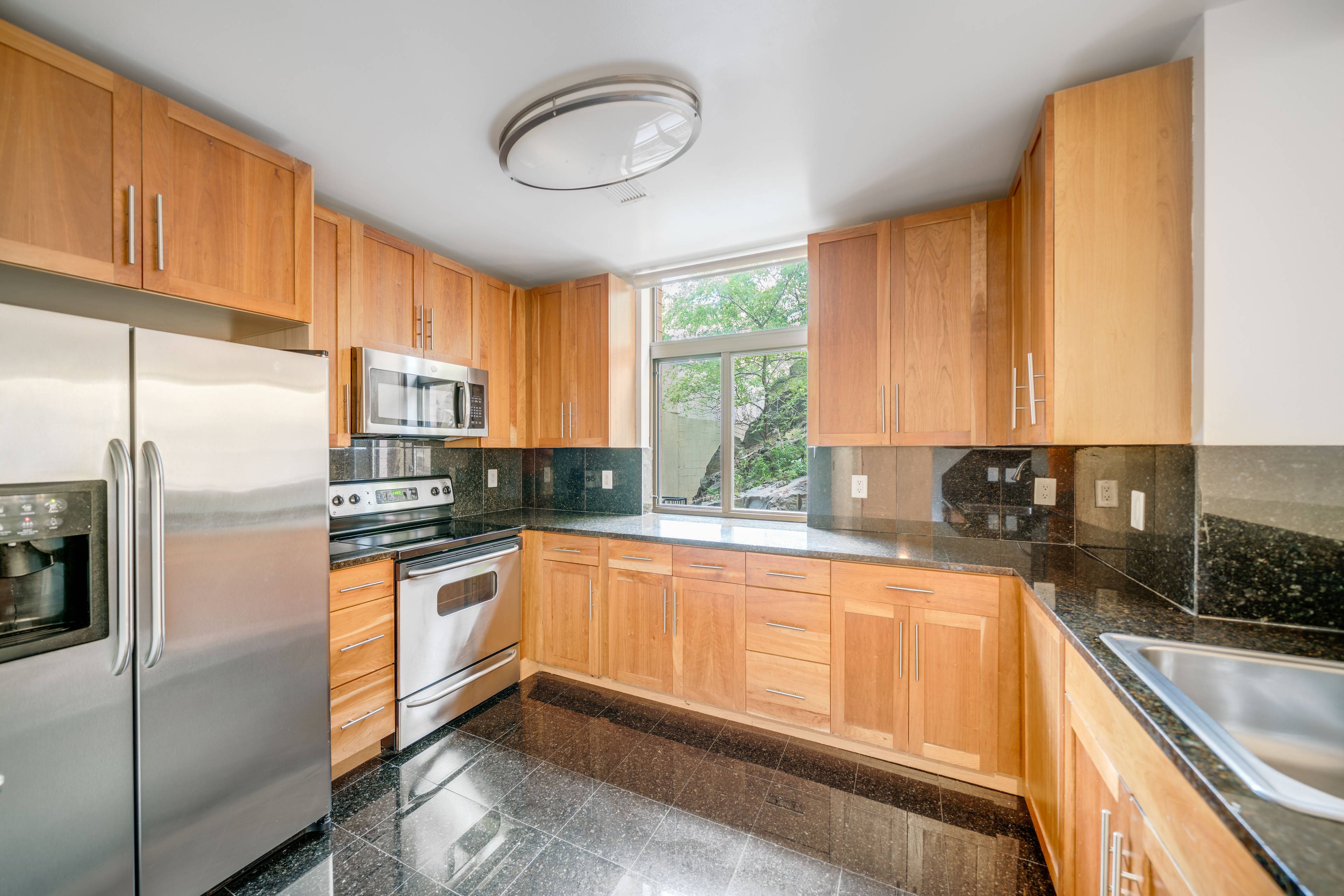 Riello Open 2 Bedroom 2 Bath Apartment!  Laundry In Unit!  Large Bedrooms!