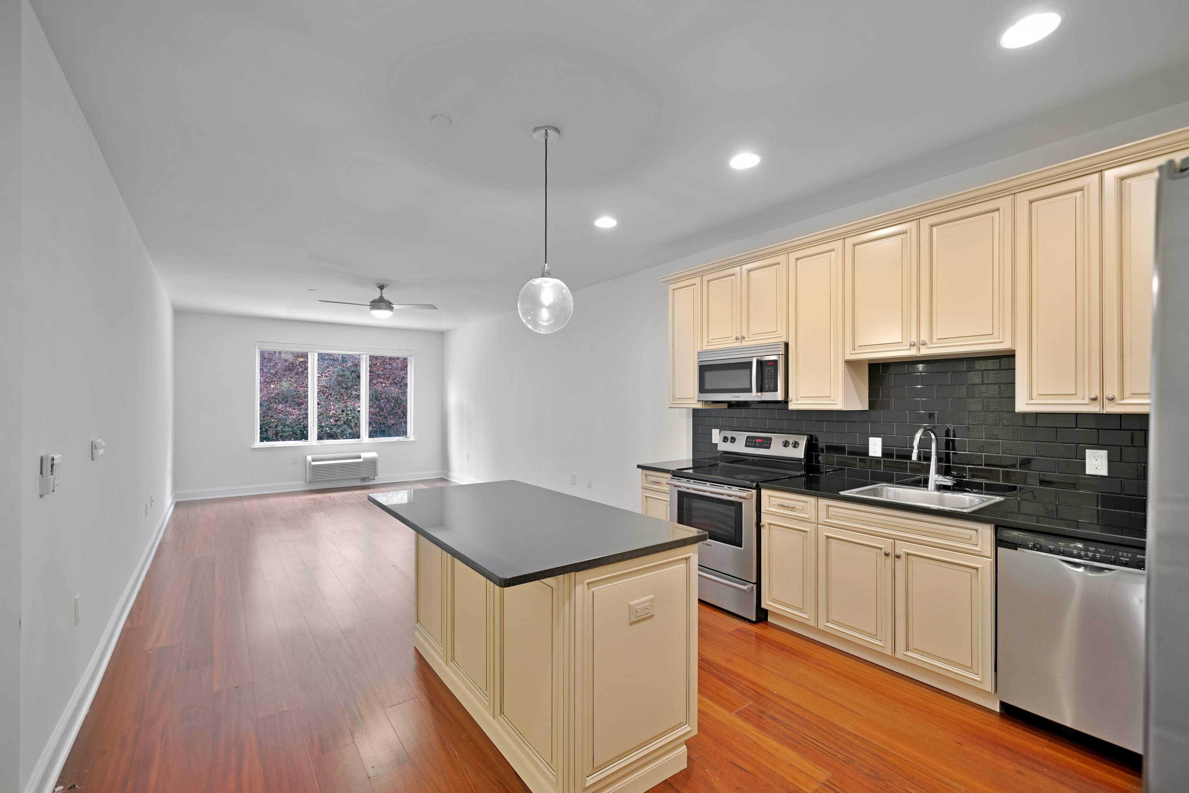 One of the Best Deals on the Gold Coast!  2 Bedroom 2 Bath Apartment, 1230 Sqft!  Large Open Living Room Space, King Size Bedrooms!