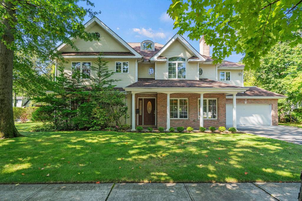 Your Family Oasis: A Spacious Great Neck Home with Top-Rated Schools