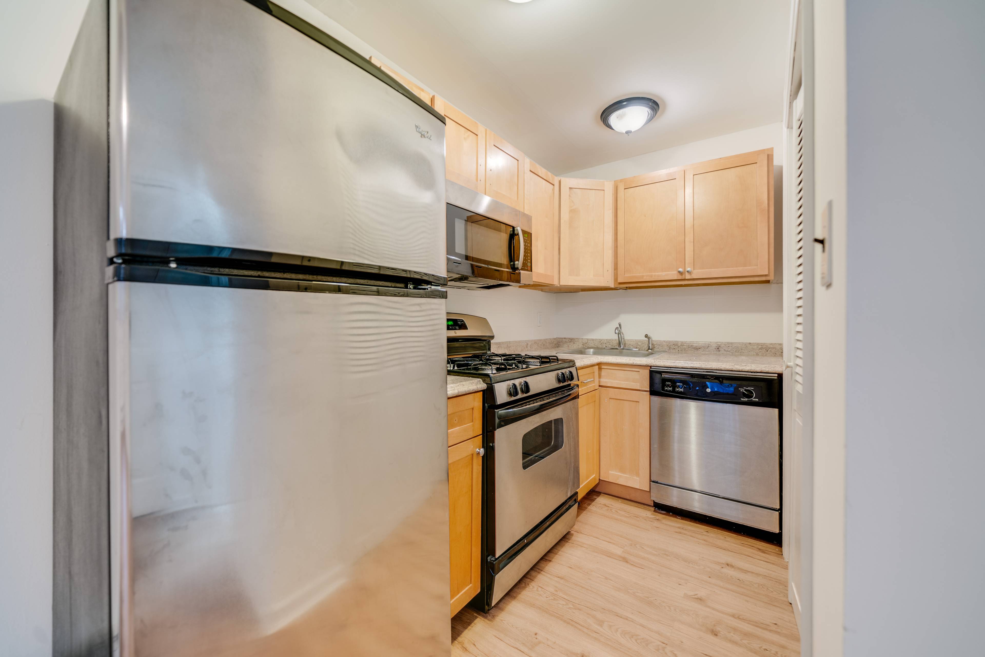 Studio Apartments Now Available for Rent in Hoboken NJ!  Shared Backyard!  Laundry on Site