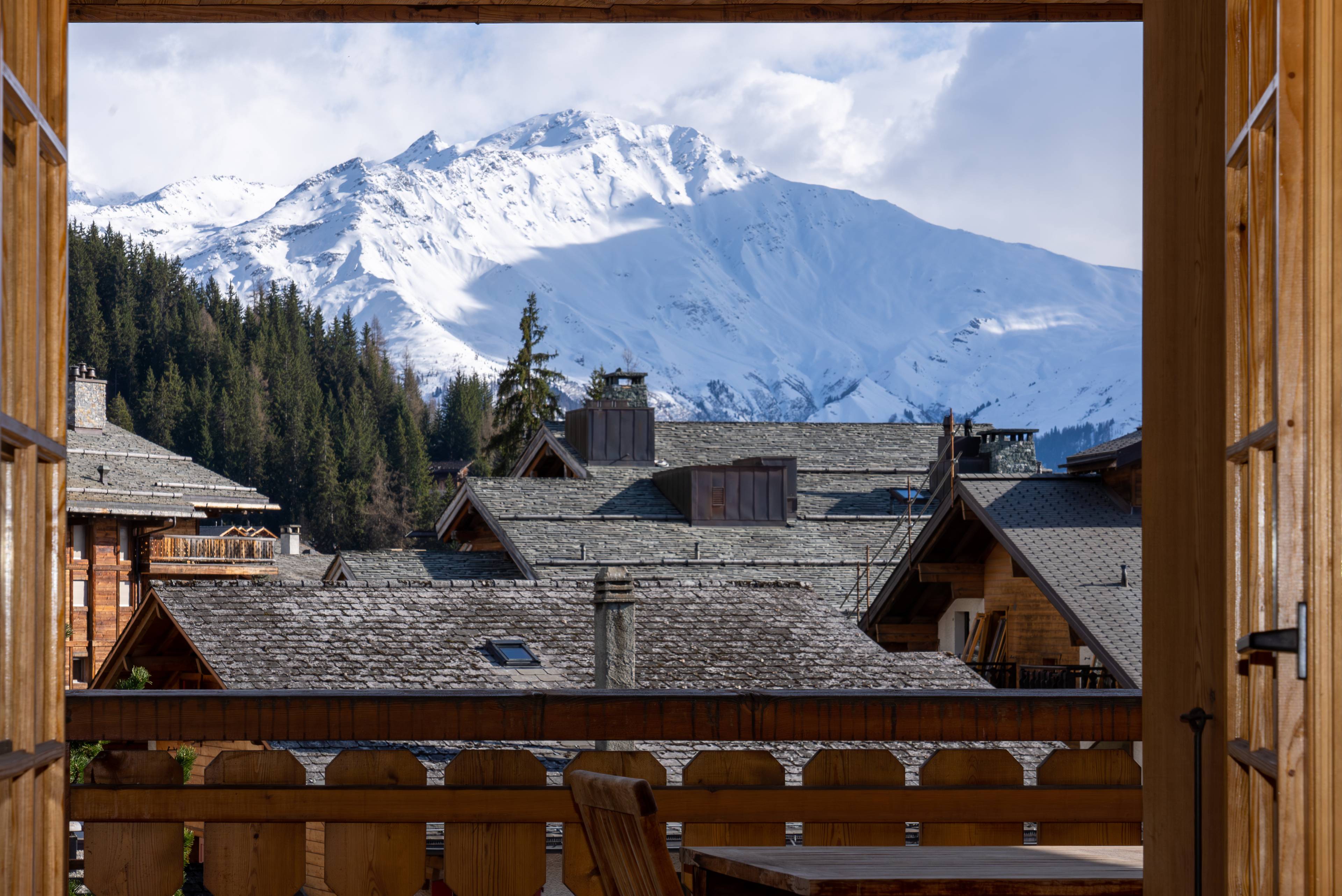 Located in the vibrant village center of Verbier