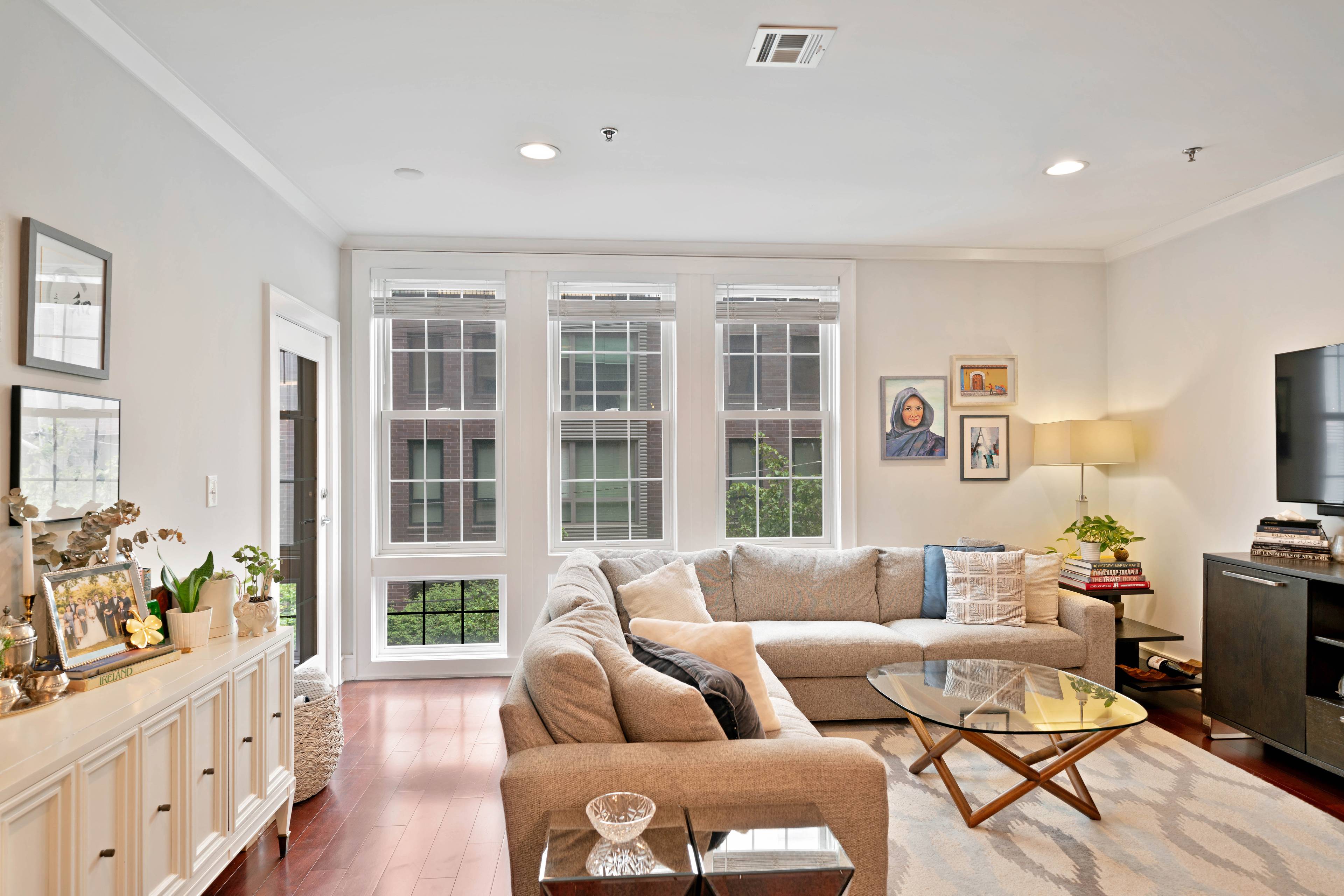 Open and Spacious One Bedroom Rental Now Available in Midtown Hoboken NJ!  1 Car Parking Included!