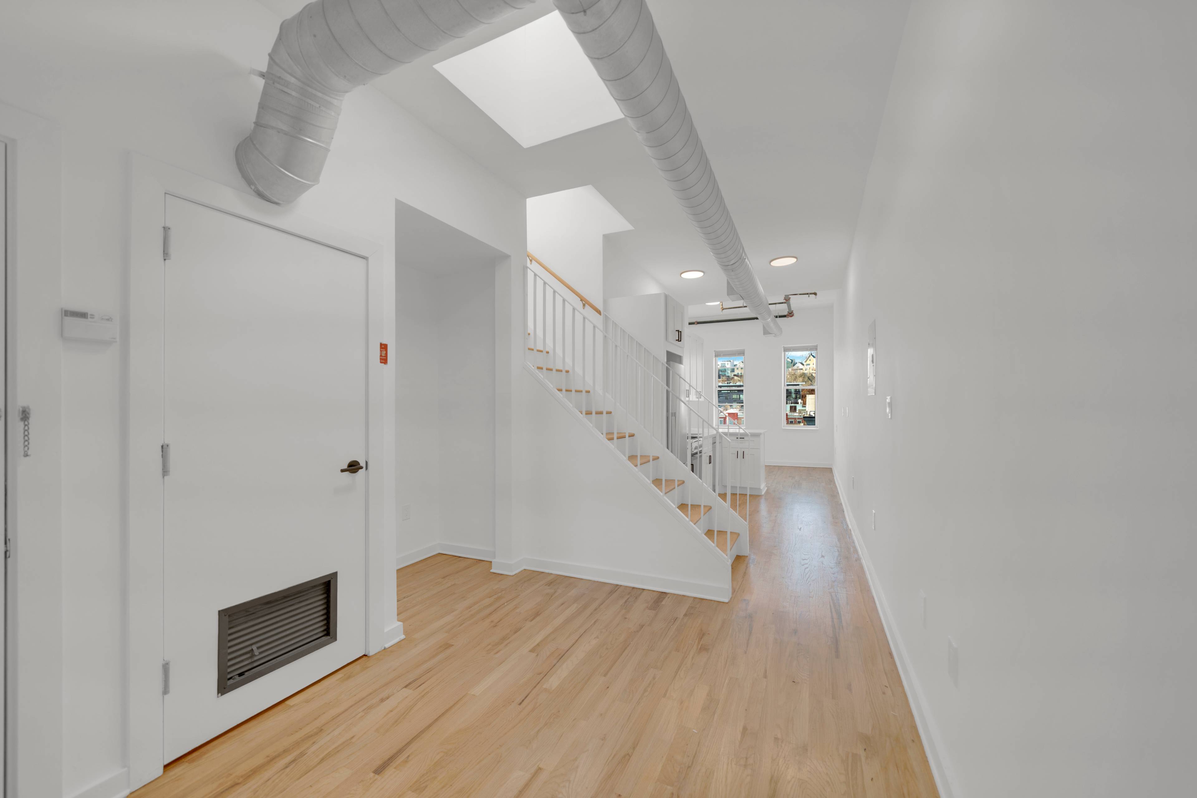 Beautiful Open 1 Bedroom Apartment with an Extra Open Office Loft Space!