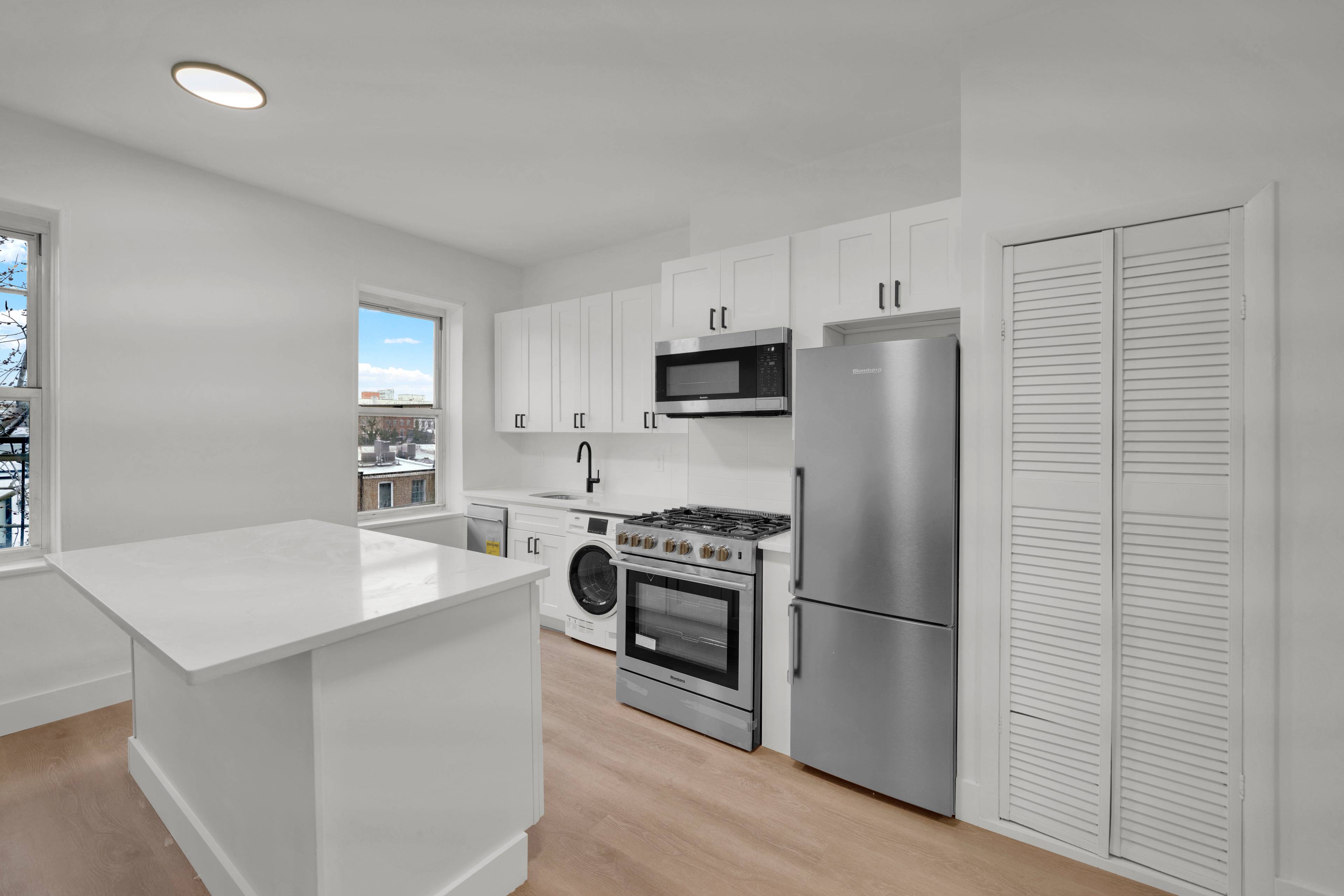 Renovated 1 Bedroom plus Den 1 Bath Apartment located at 206 Bloomfield Street in Downtown Hoboken. Laundry In Unit!