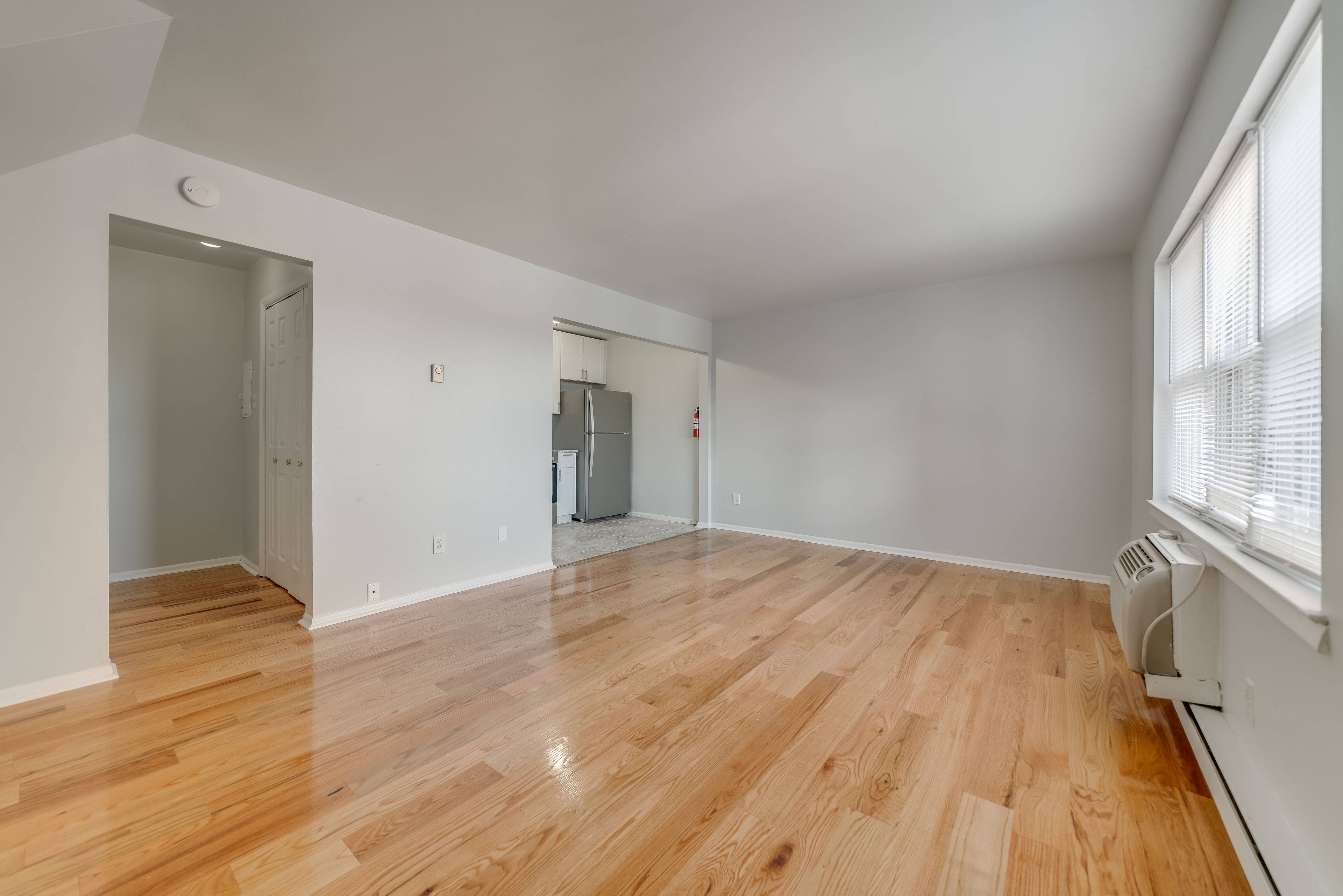 Renovated studio in Hackensack!