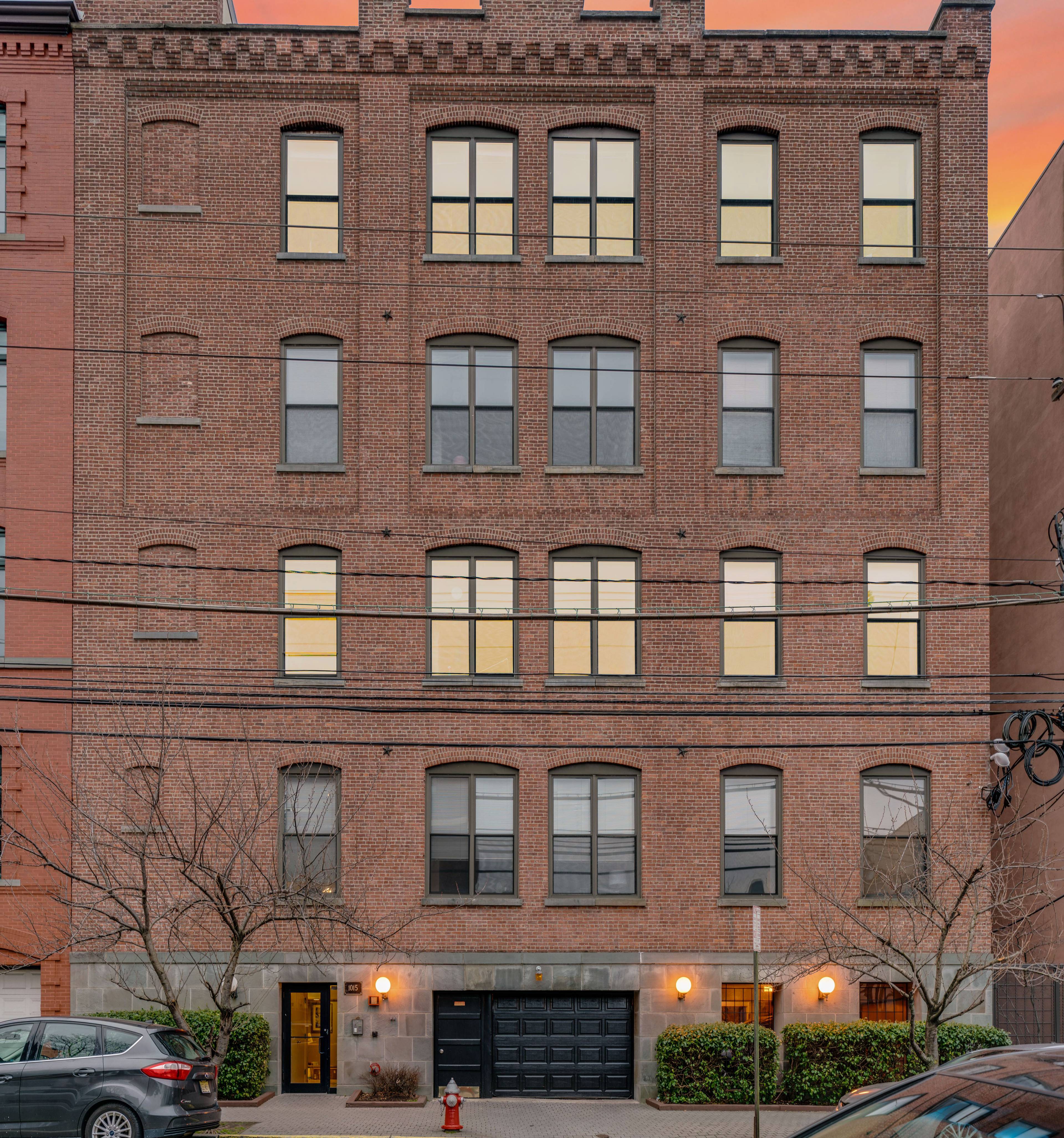 BRAND NEW RENOVATED 3BR LOFT NOW AVAILABLE!  Laundry in the Building, Elevator Building!  Parking Available On Site!