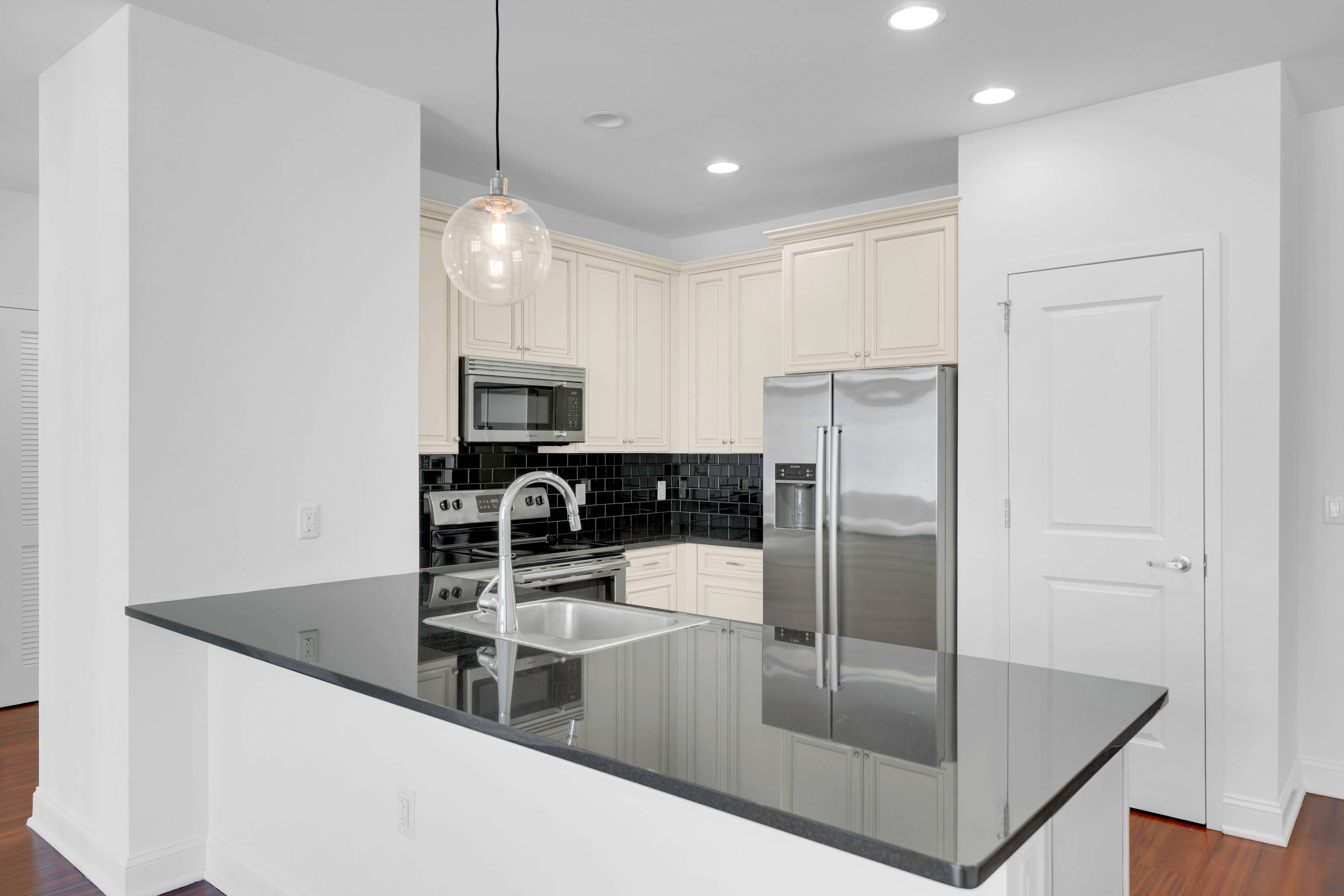Residence #601 is an oversized 1 bedroom / 1 full bathroom rental at The Infinity with Soaring High Ceilings! No Broker Fees!