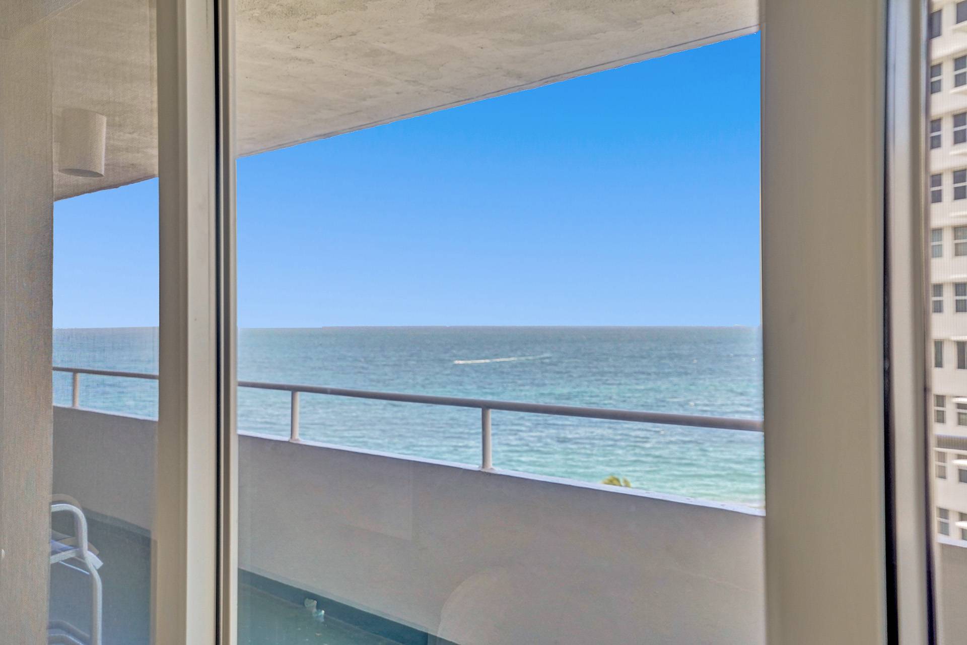 Beach Front Condo Unit in Lauderdale By the Sea