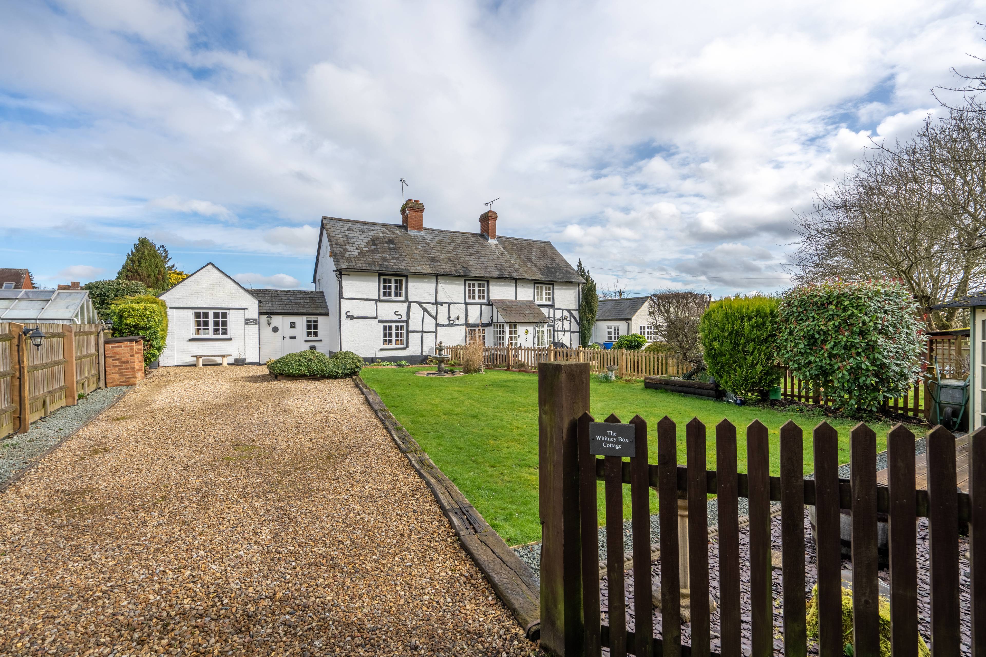 The Whitney Box Cottage, Church Street, Maids Moreton, MK18 1QE, Grade II. 2 Bedrooms 2 reception rooms. Period Cottage tucked away in village location.
