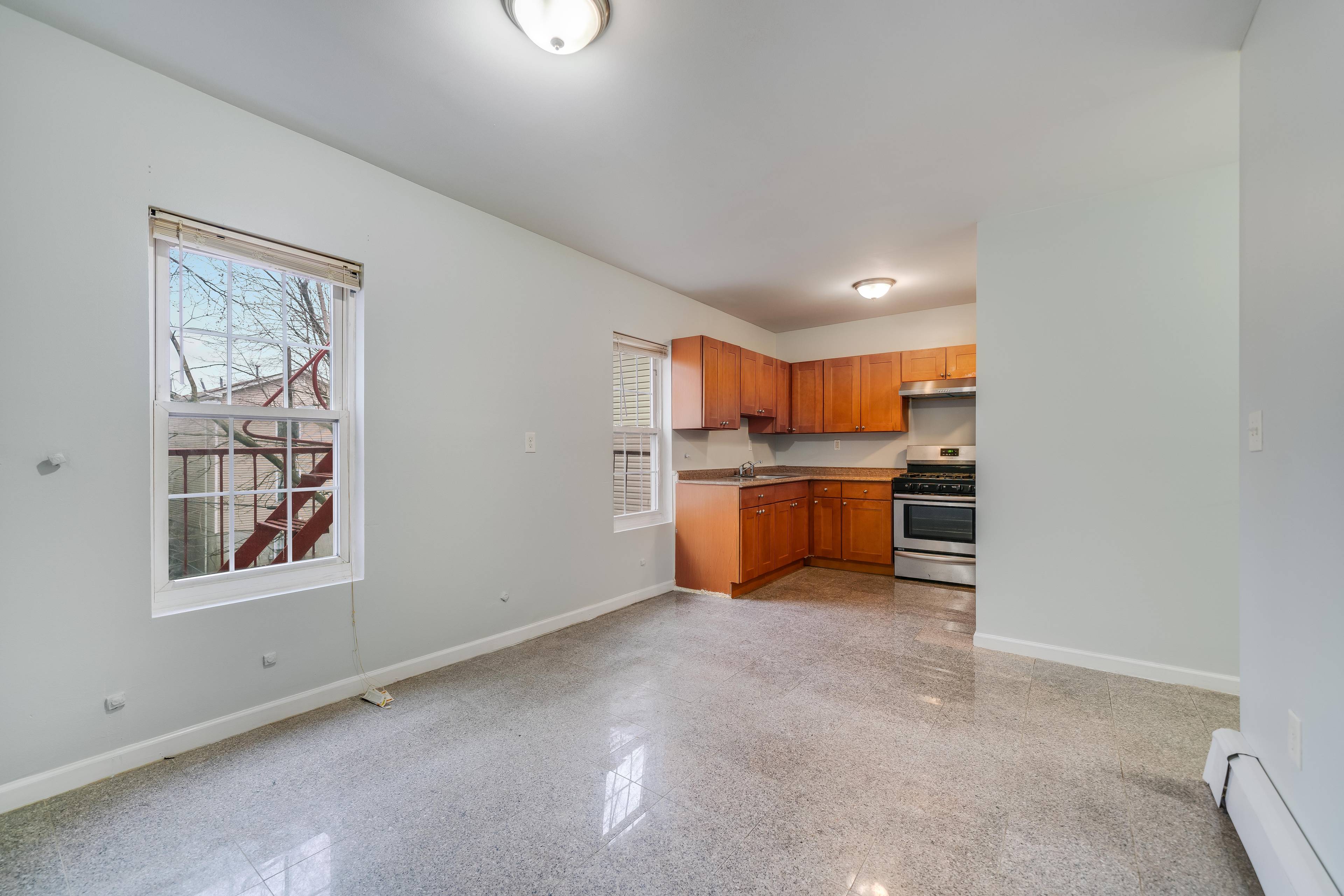 2 Bedroom Apartment located in Journal Square Area of Jersey City!  No Brokers Fees.  Pets welcome case by case.