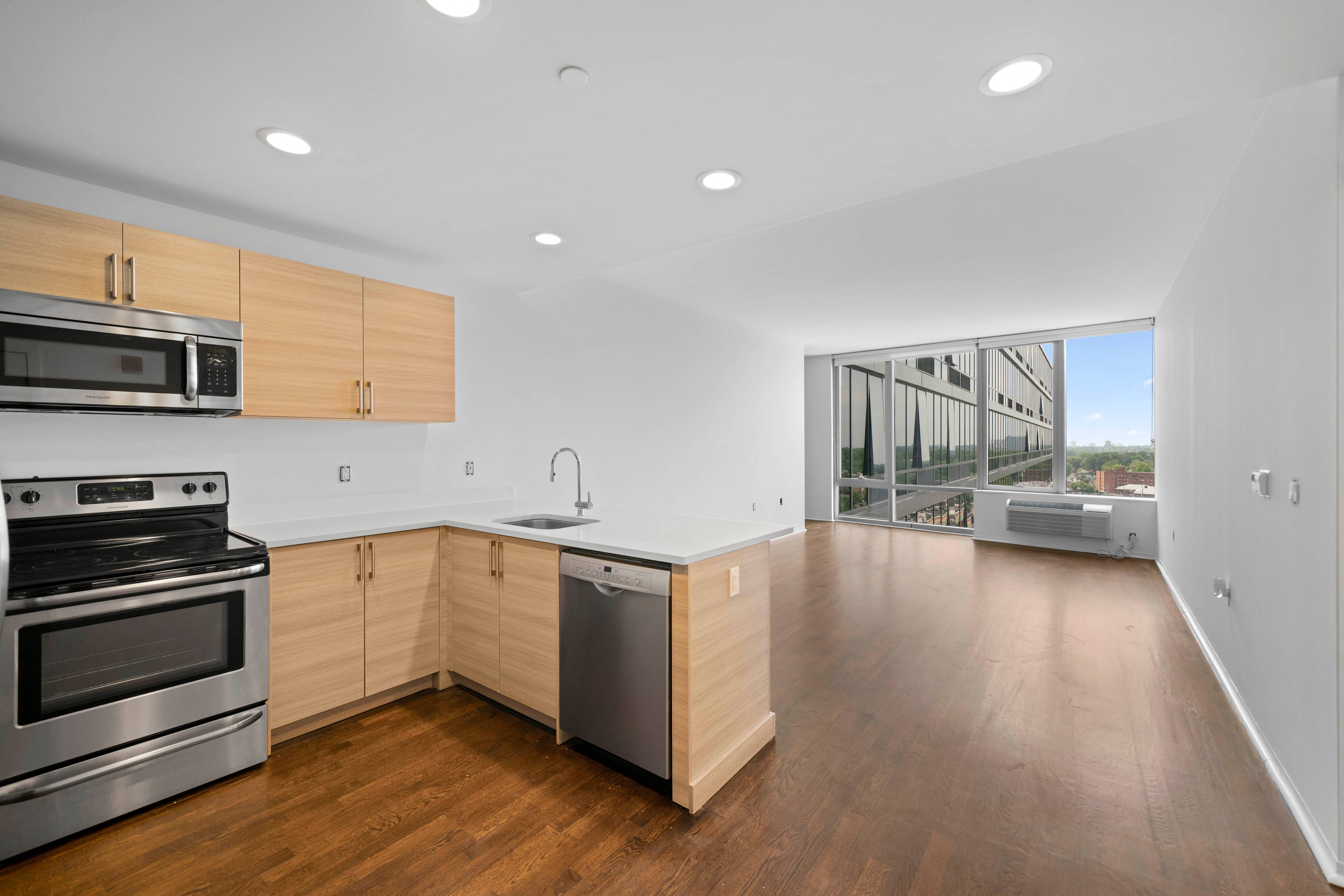 Unit 1019 now available at Hudson Lights Fort Lee! Sprawling 2 Bedroom 2 Bathrooms with Extra Home Office / Den! South Facing Sunlight from every room! 1475 Sqft of Living! NYC Shuttle Included Available for Residents!