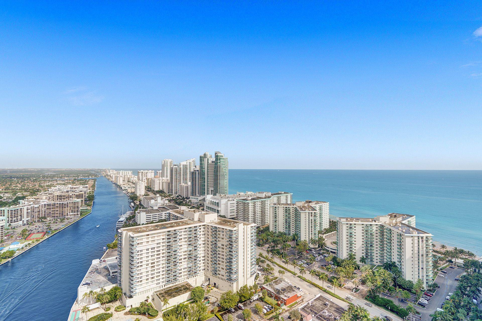 Miami Investment | Waterfront Property | Condo-Hotel | High ROI, Yield Opportunity | 2 bed 2 bath