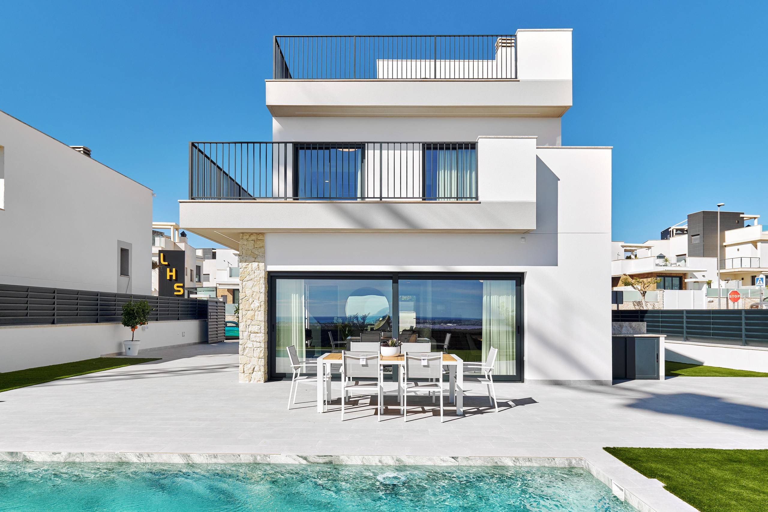 NEW BUILD VILLAS IN SAN MIGUEL DE SALINAS