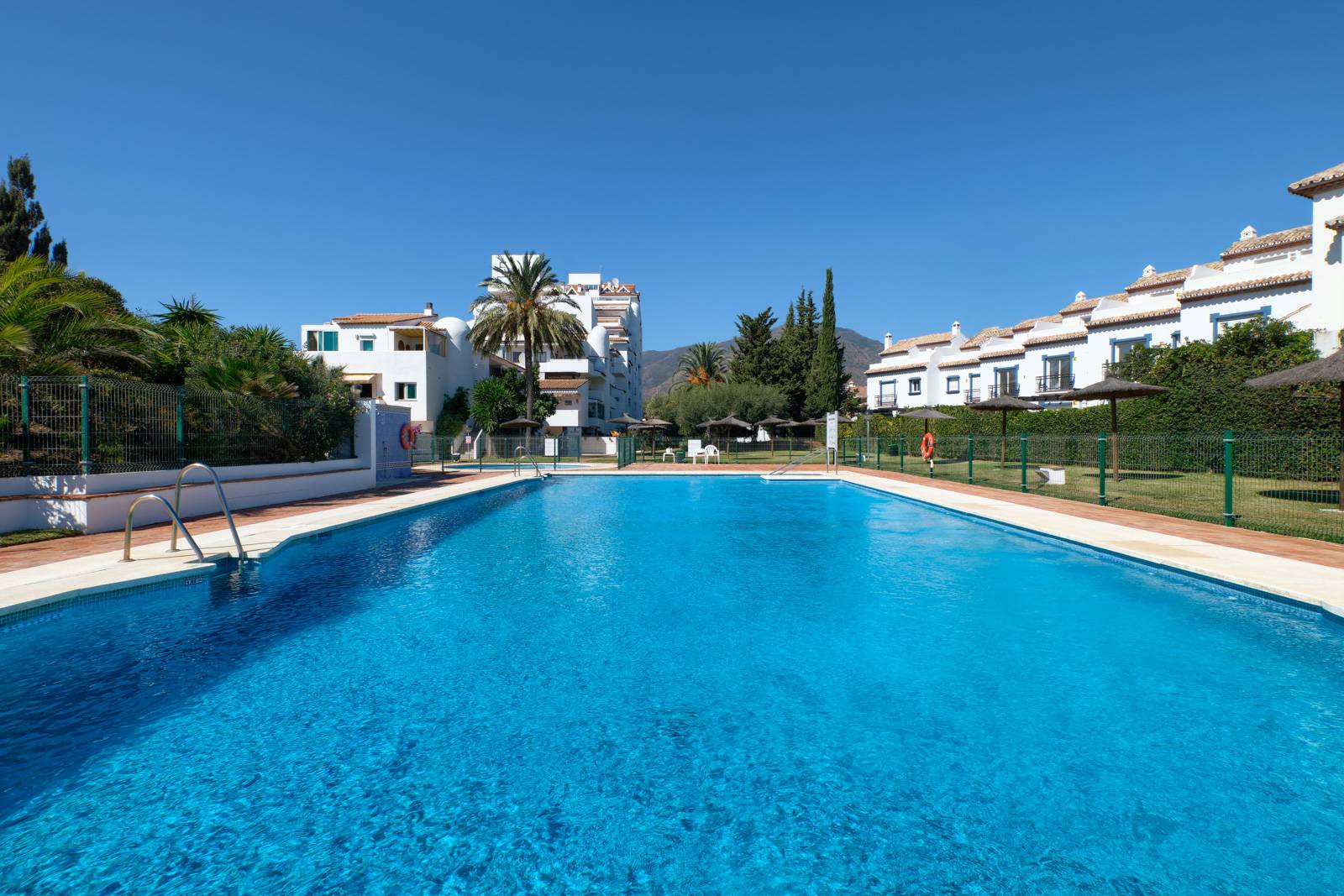 3-BED PENTHOUSE in ESTEPONA (front line beach)