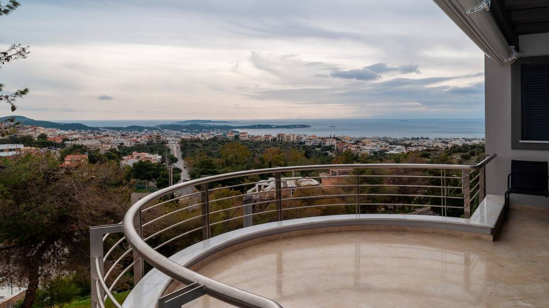 A Luxurious 4-storey Villa /Panorama Voula