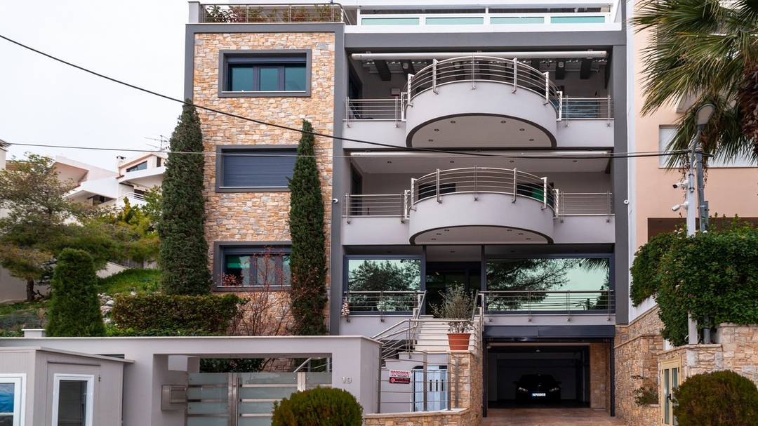 A Luxurious 4-storey Villa /Panorama Voula