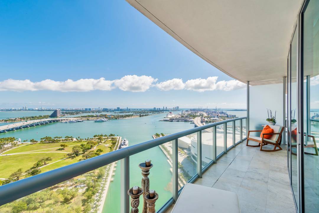 Miami Short-Term Rental |1BR Fully Furnished Condo with Balcony & Bay Views